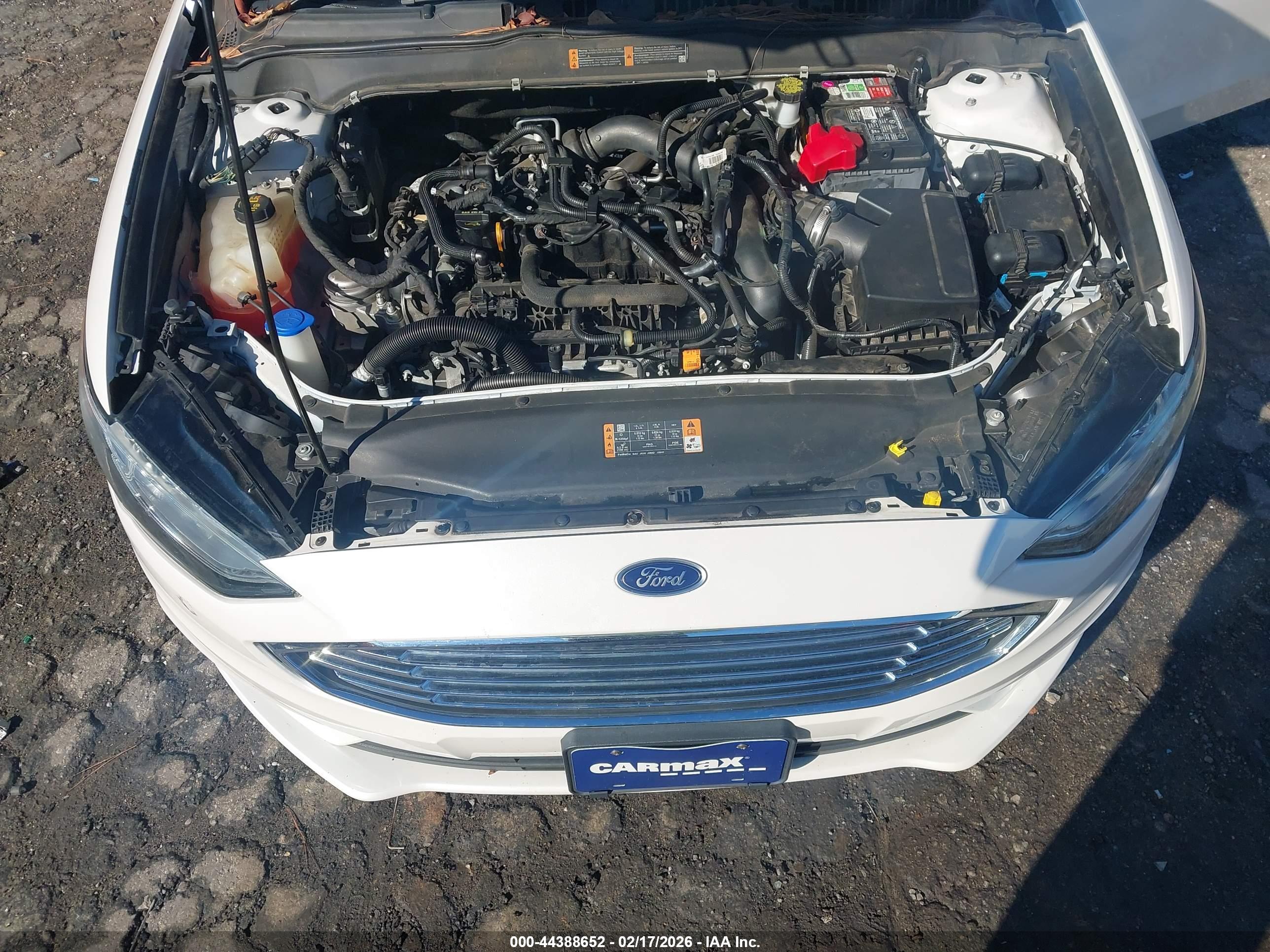 FORD FUSION image 10