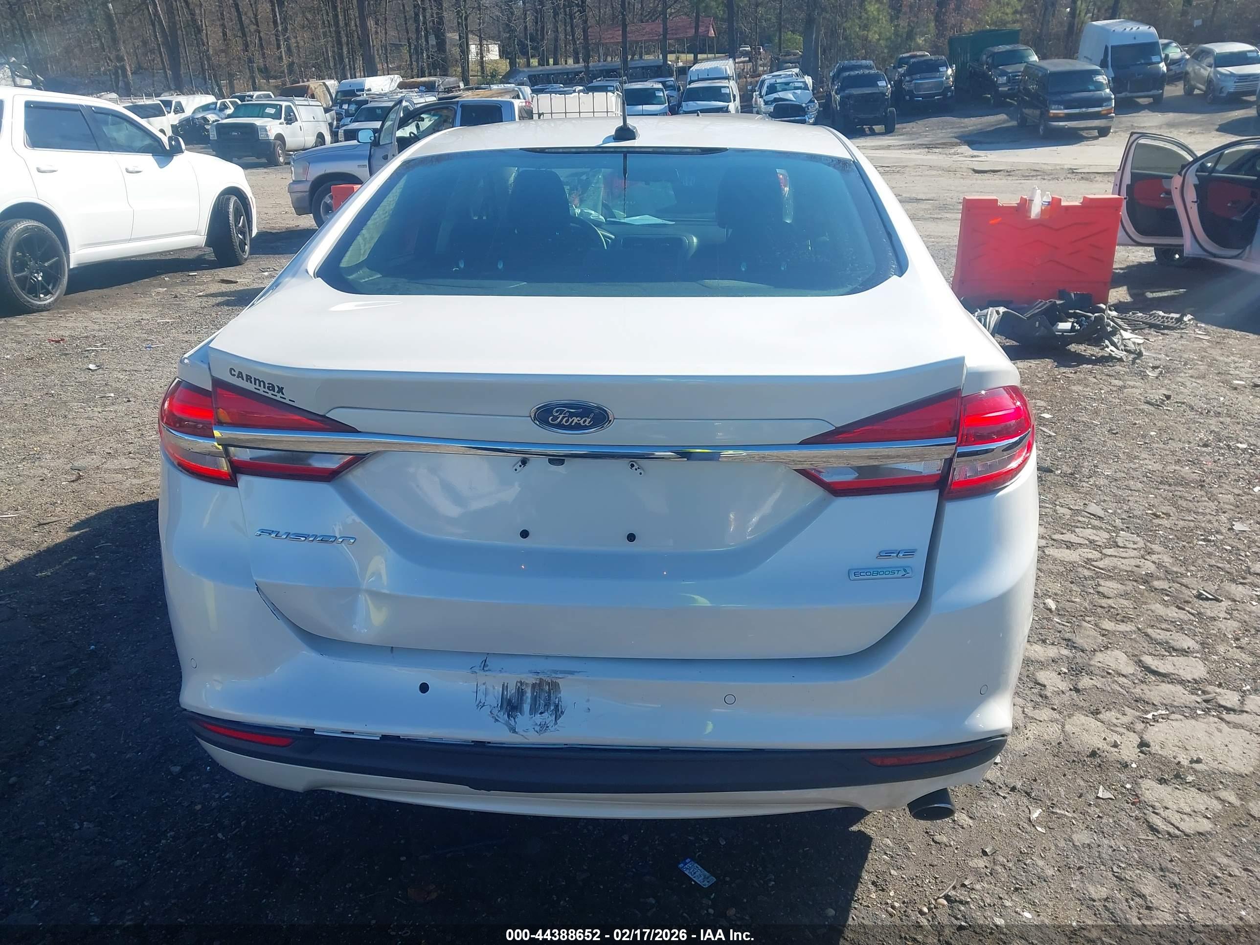 FORD FUSION image 6