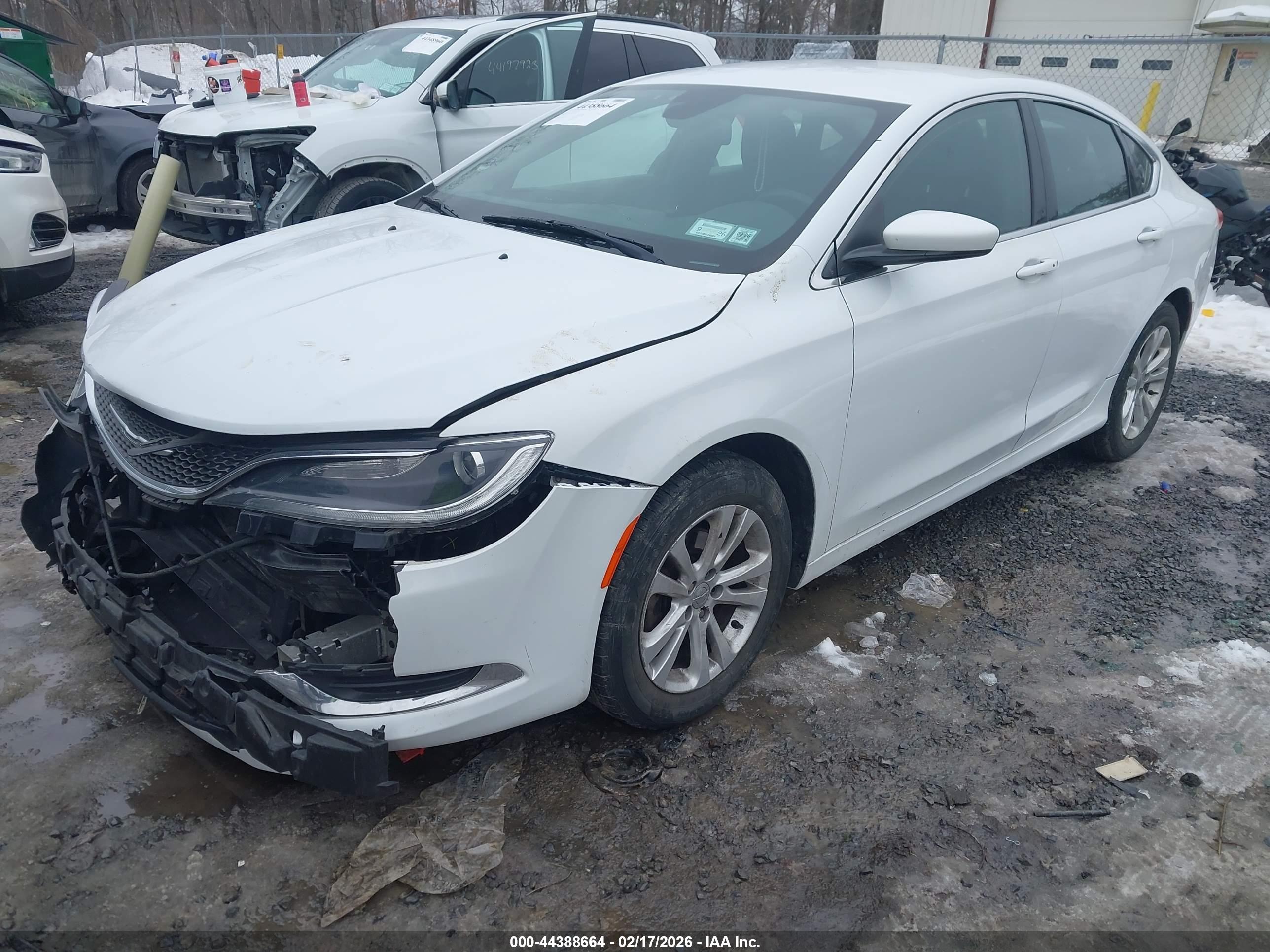 CHRYSLER 200 image 2