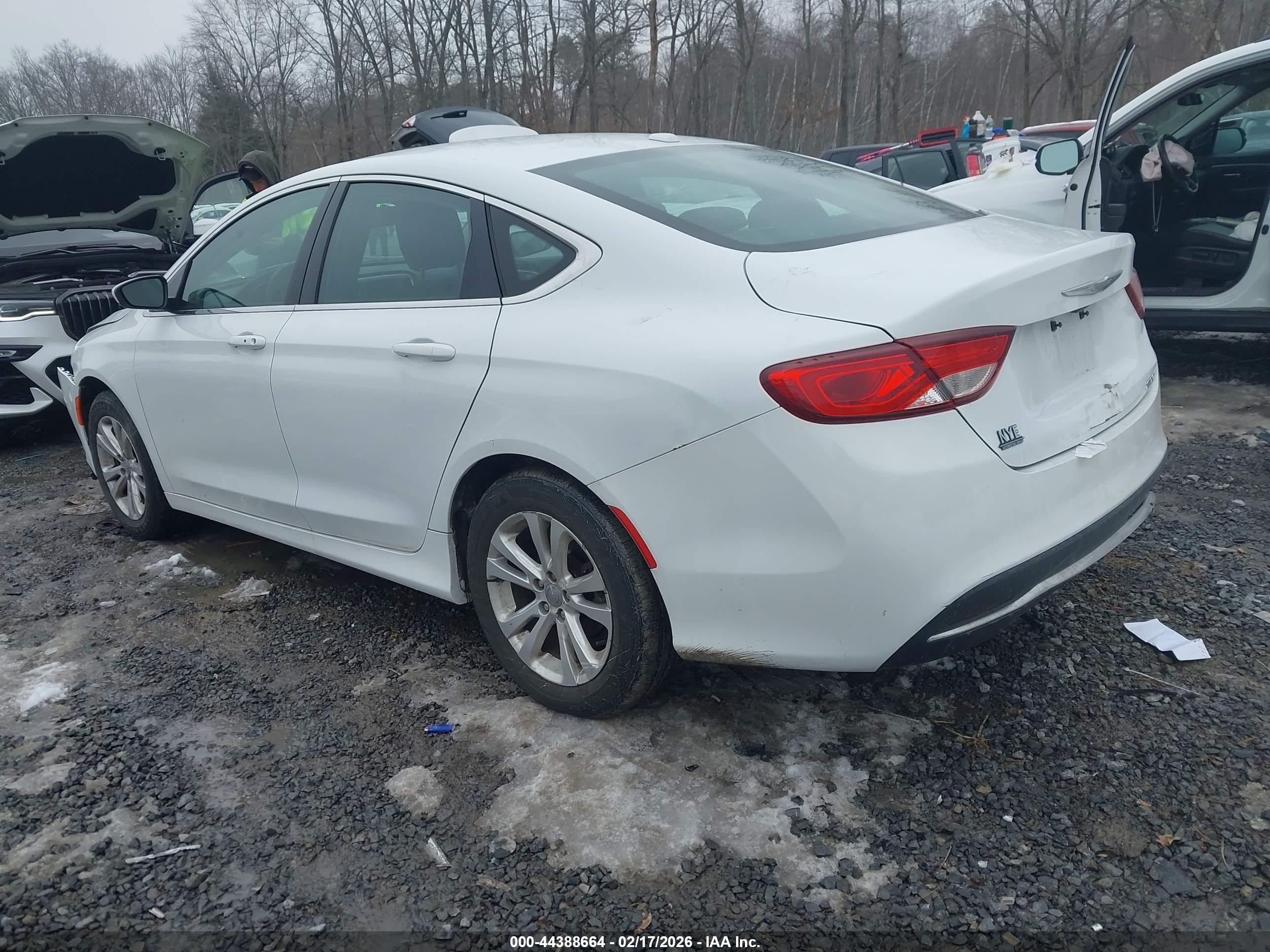 CHRYSLER 200 image 3