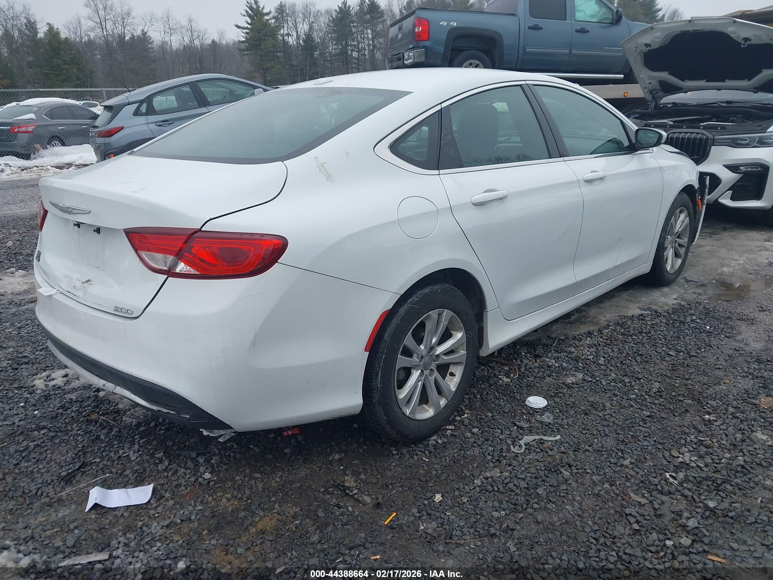 CHRYSLER 200 image 4