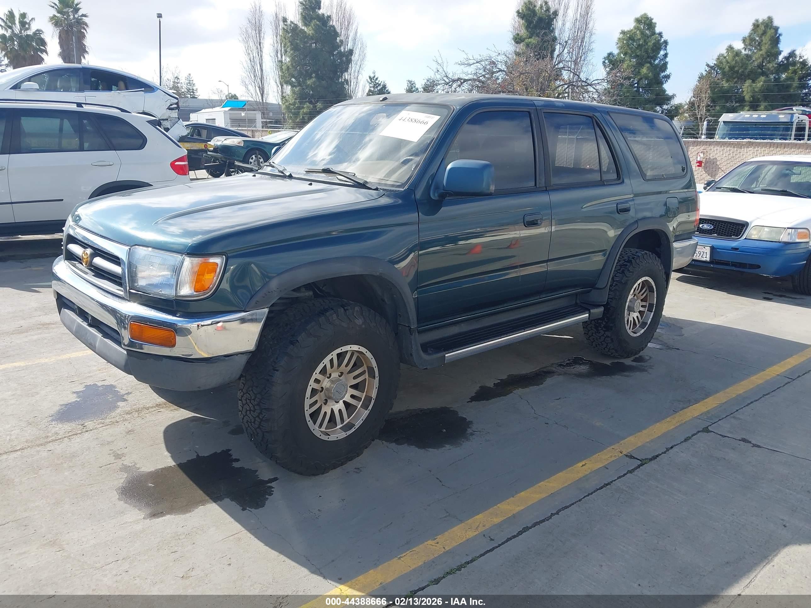 TOYOTA 4RUNNER image 2