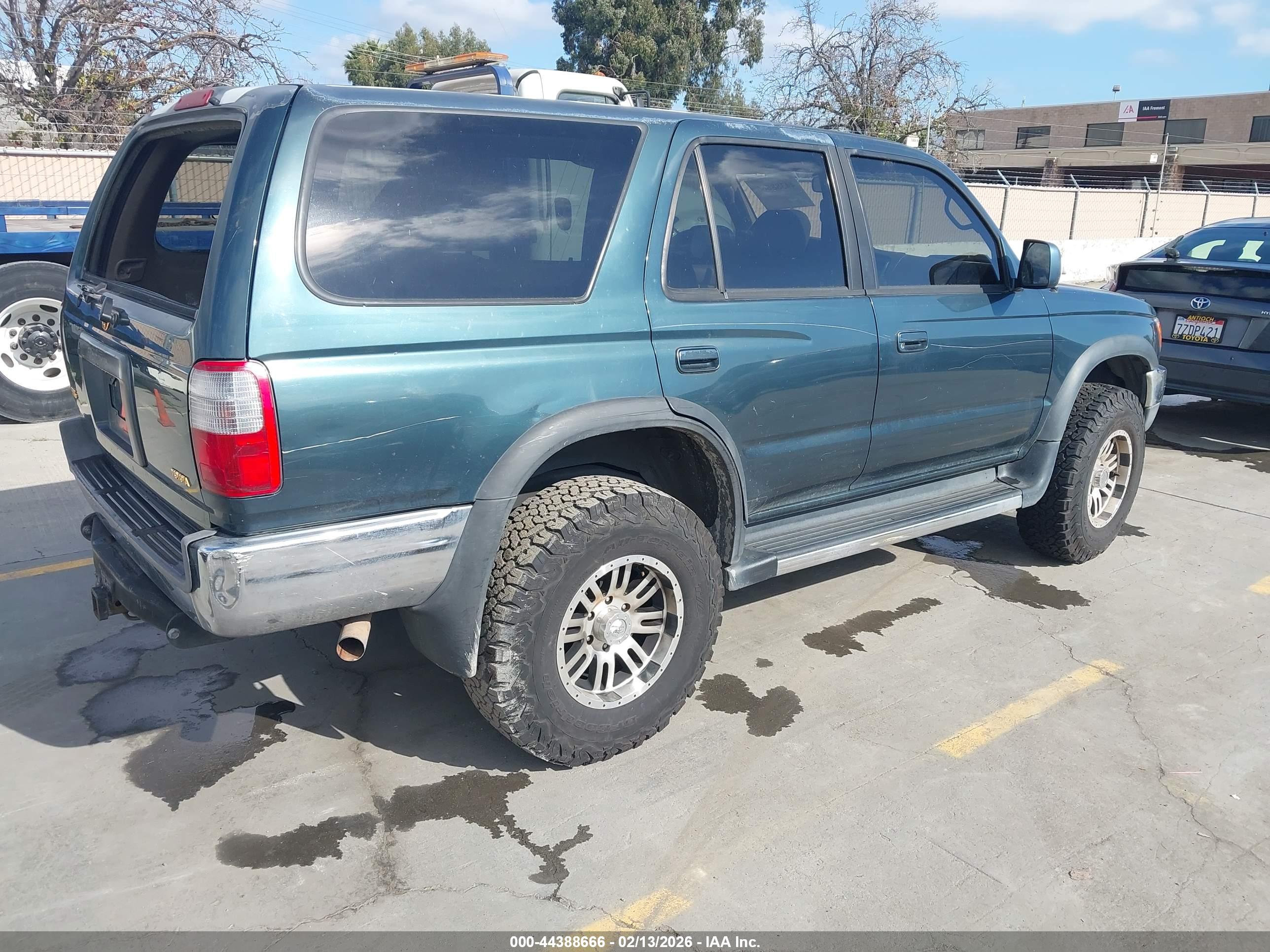 TOYOTA 4RUNNER image 4