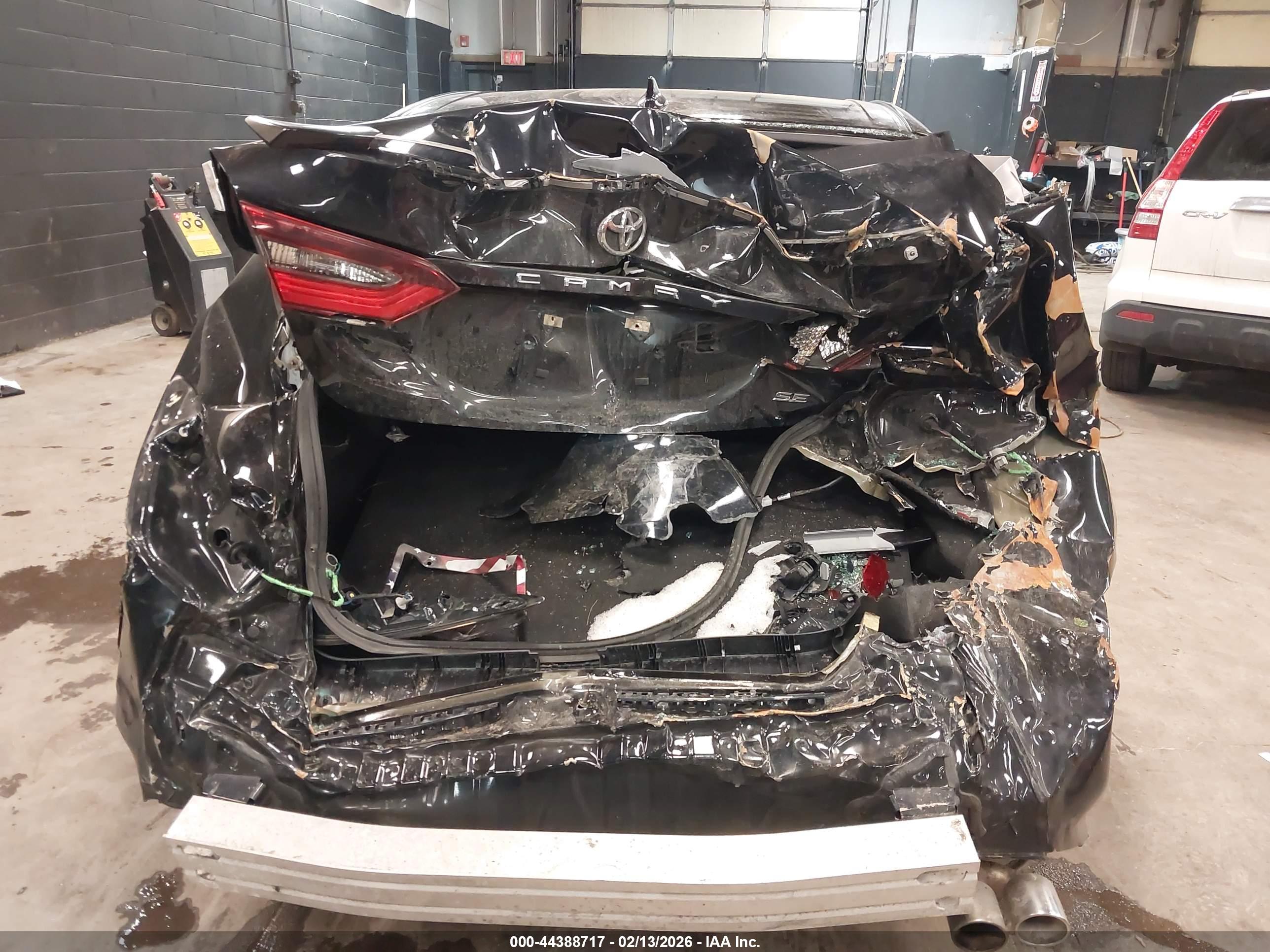 TOYOTA CAMRY image 6
