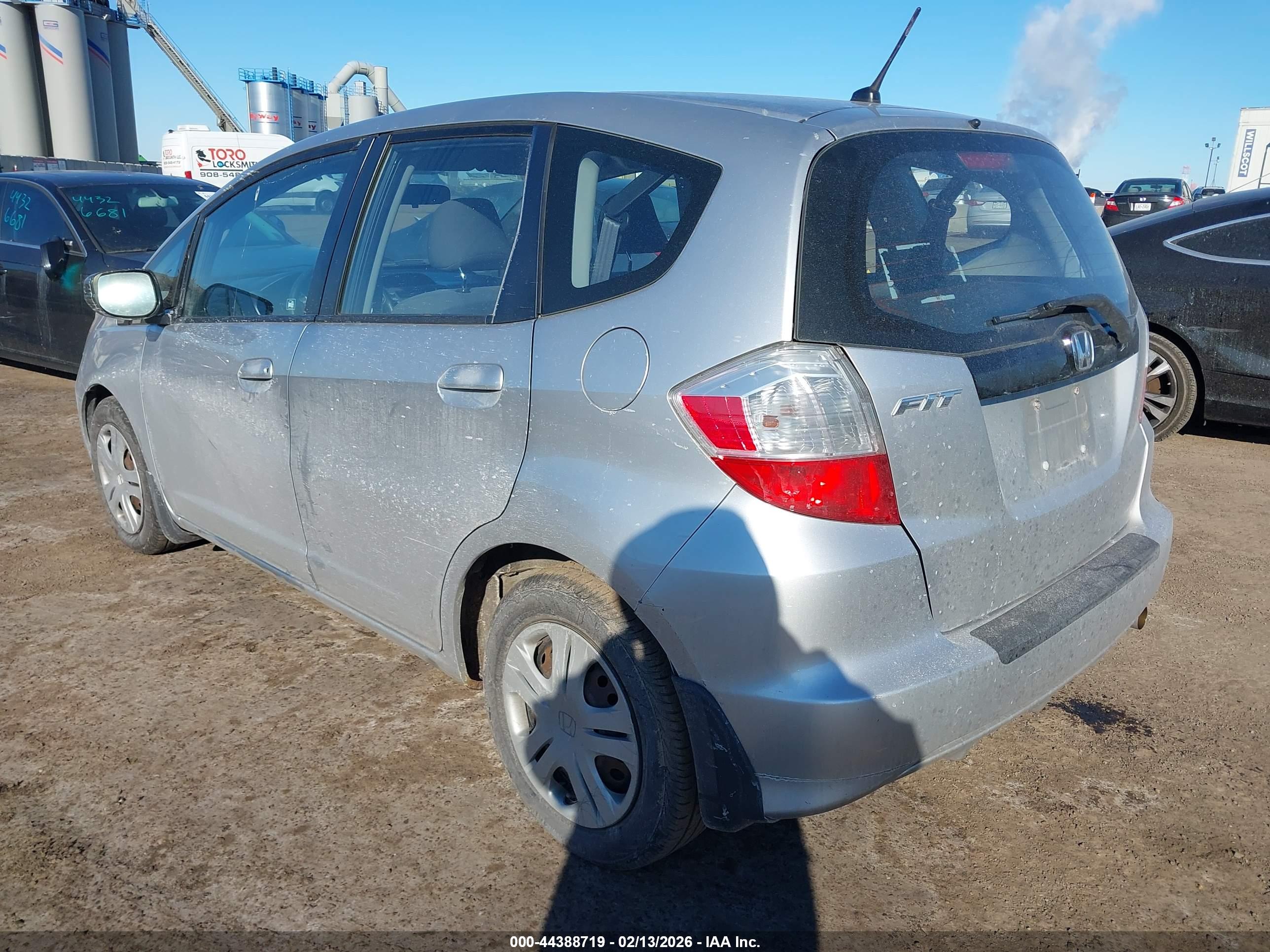 HONDA FIT image 6