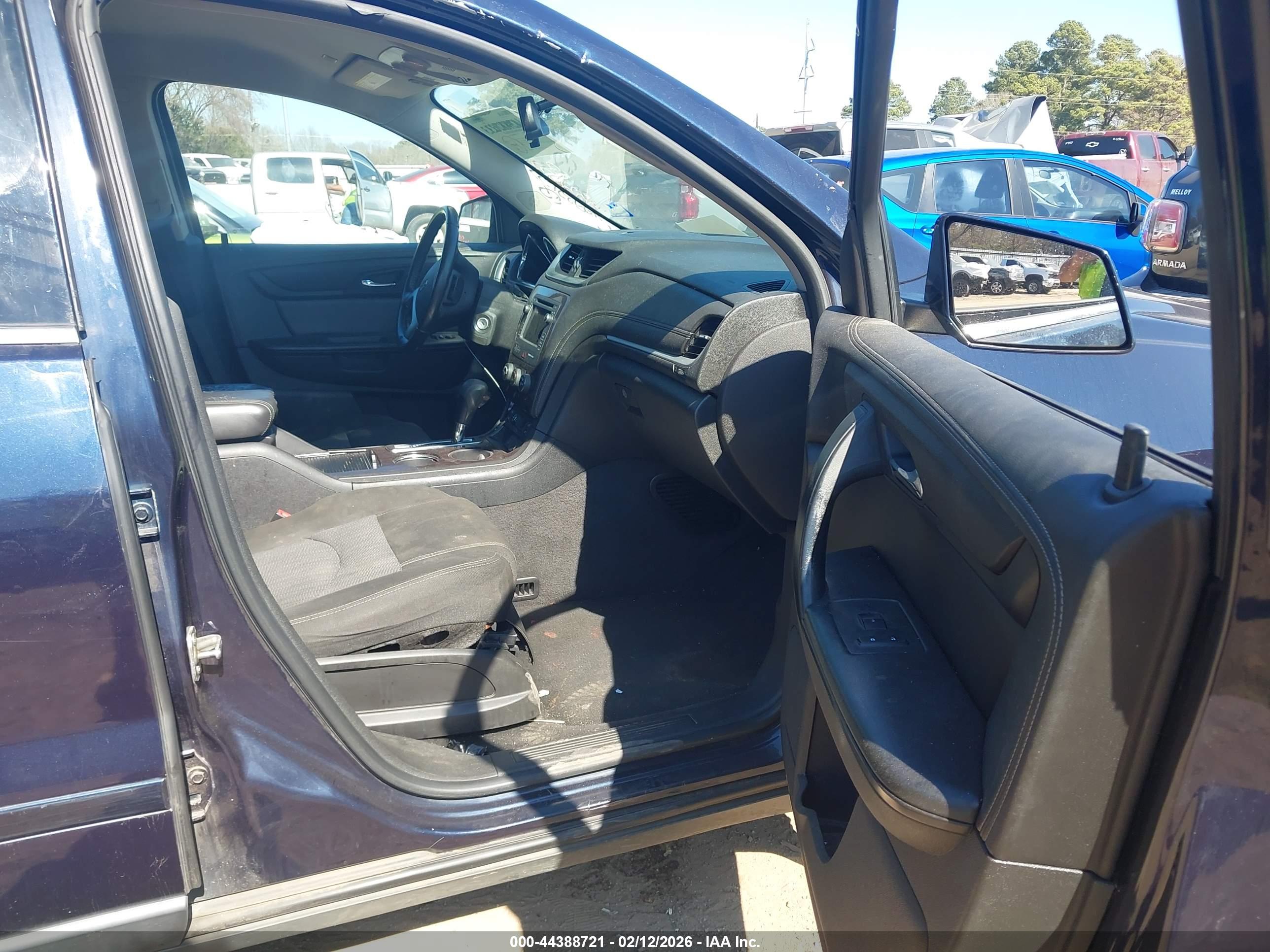 CHEVROLET TRAVERSE image 5