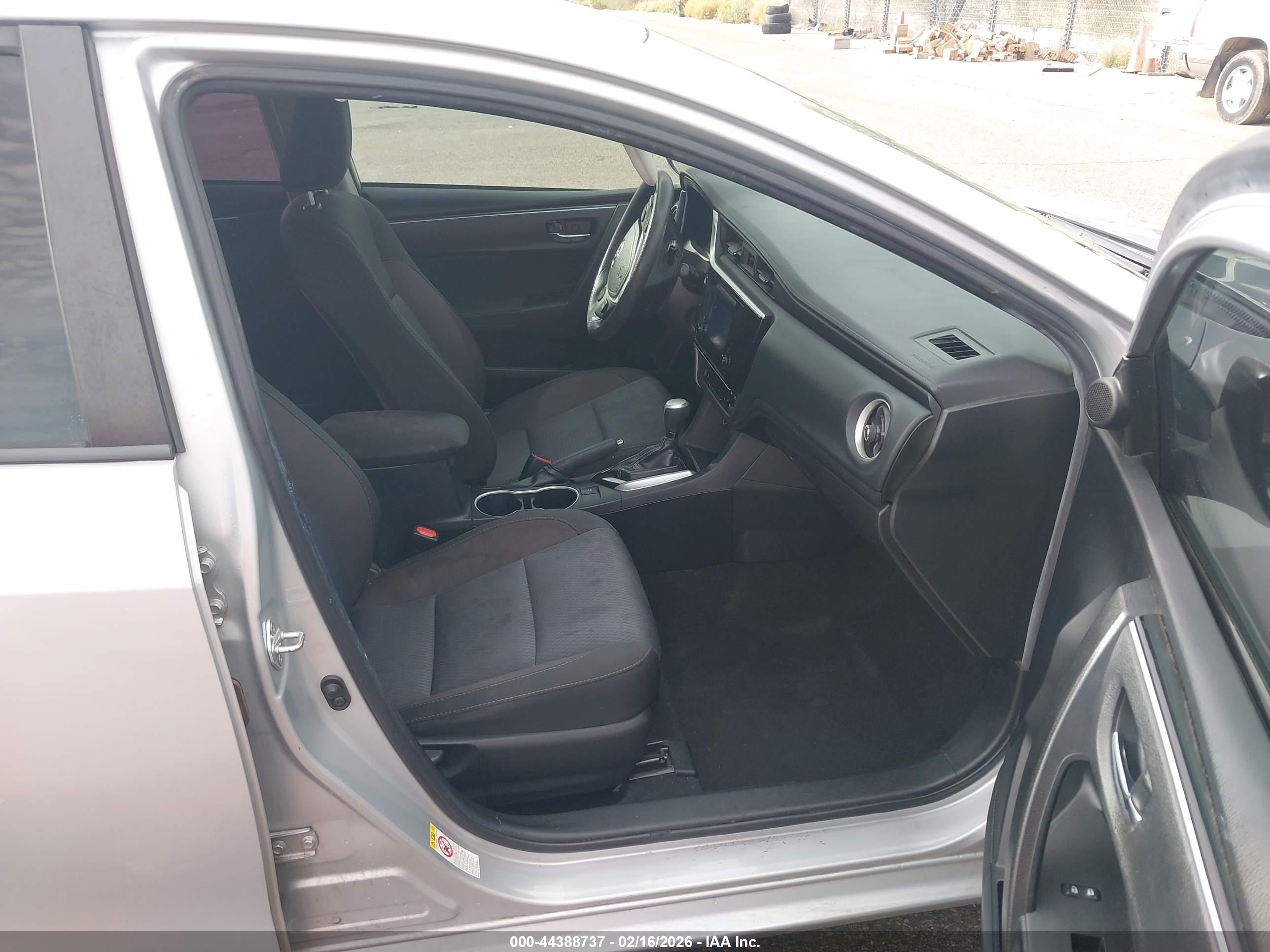 TOYOTA COROLLA image 5