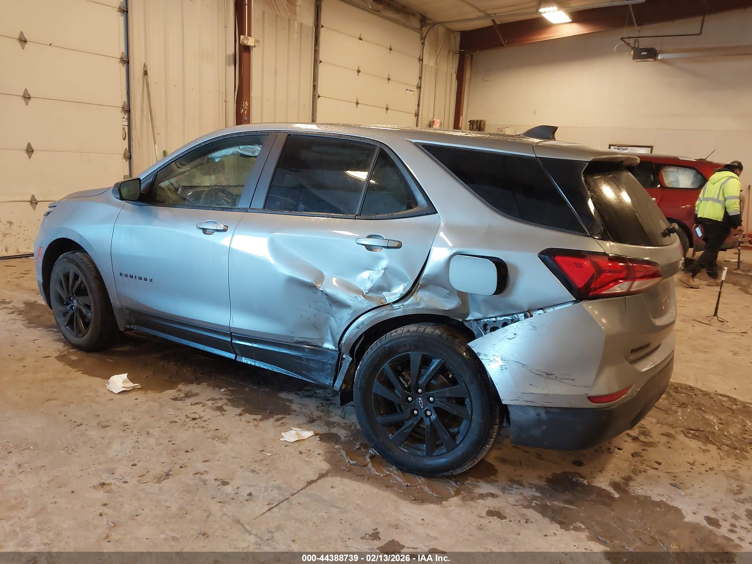 CHEVROLET EQUINOX image 3