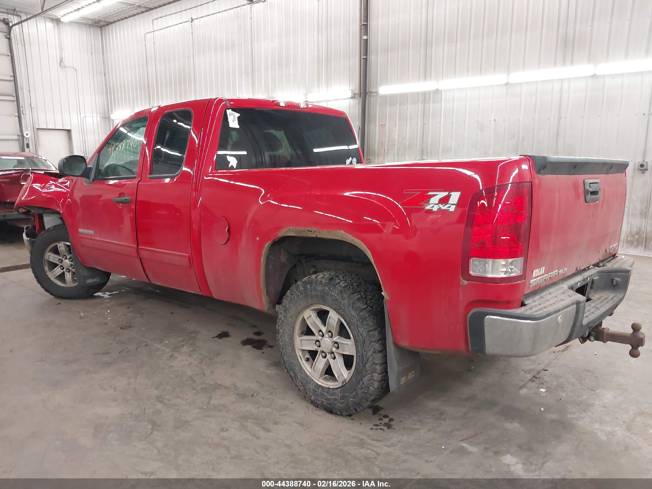 GMC SIERRA image 3