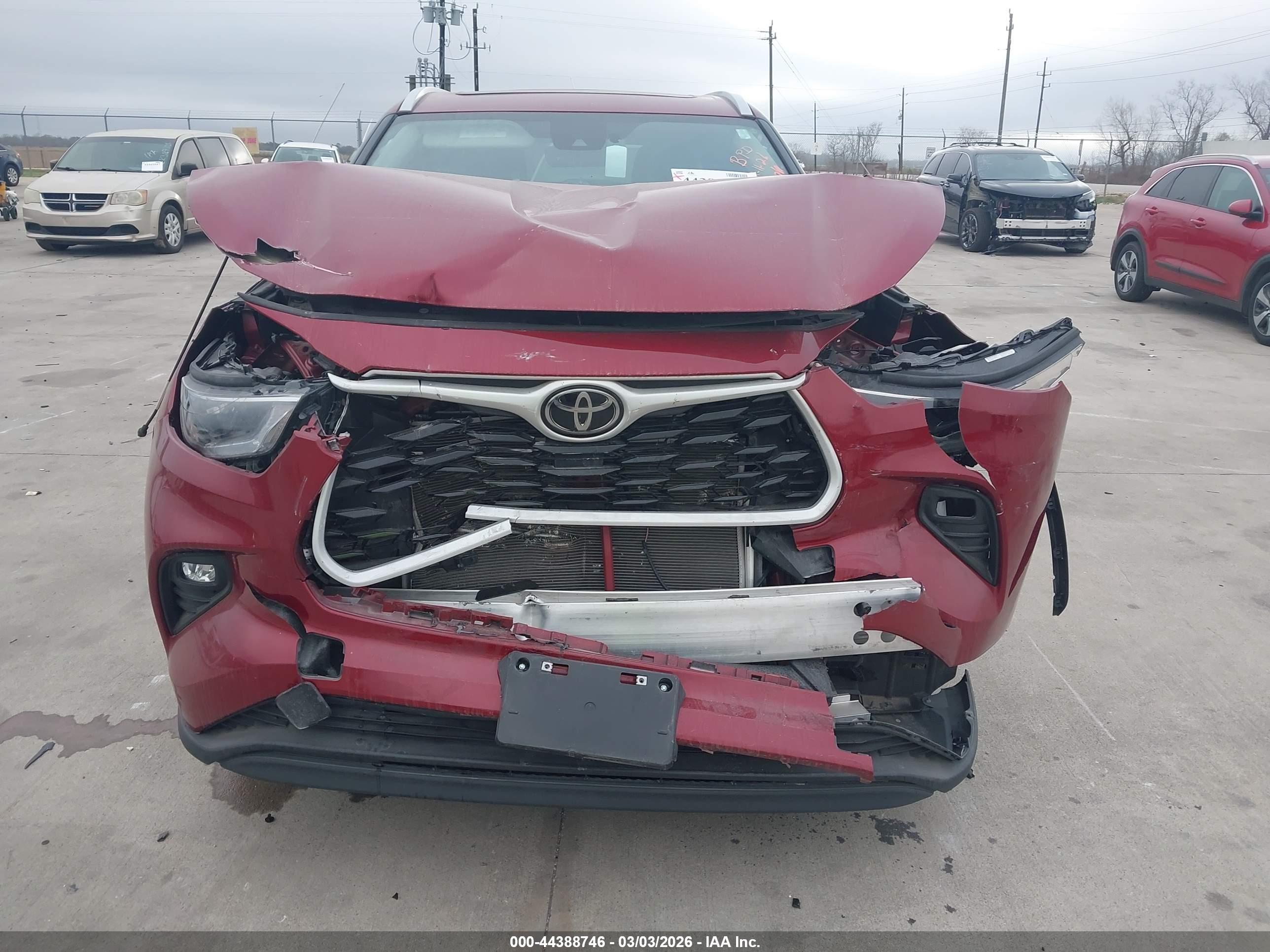 TOYOTA HIGHLANDER image 6
