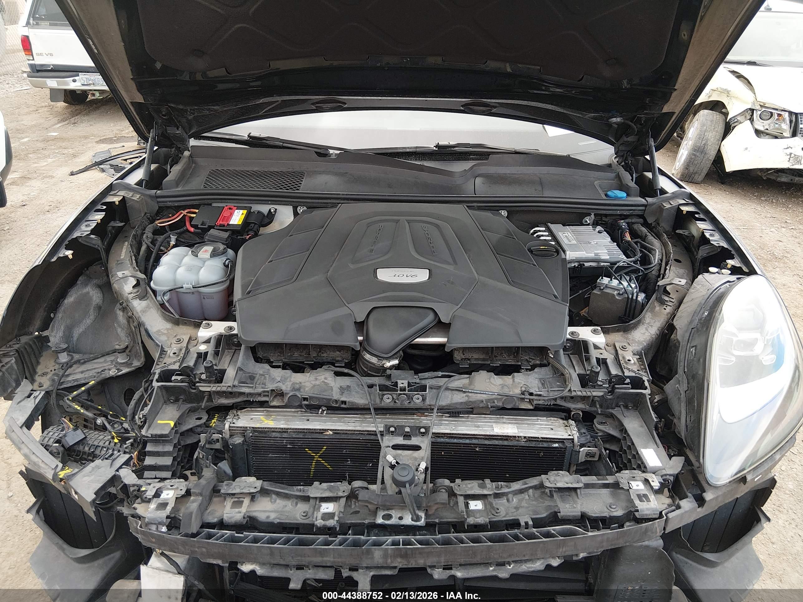 PORSCHE CAYENNE image 10
