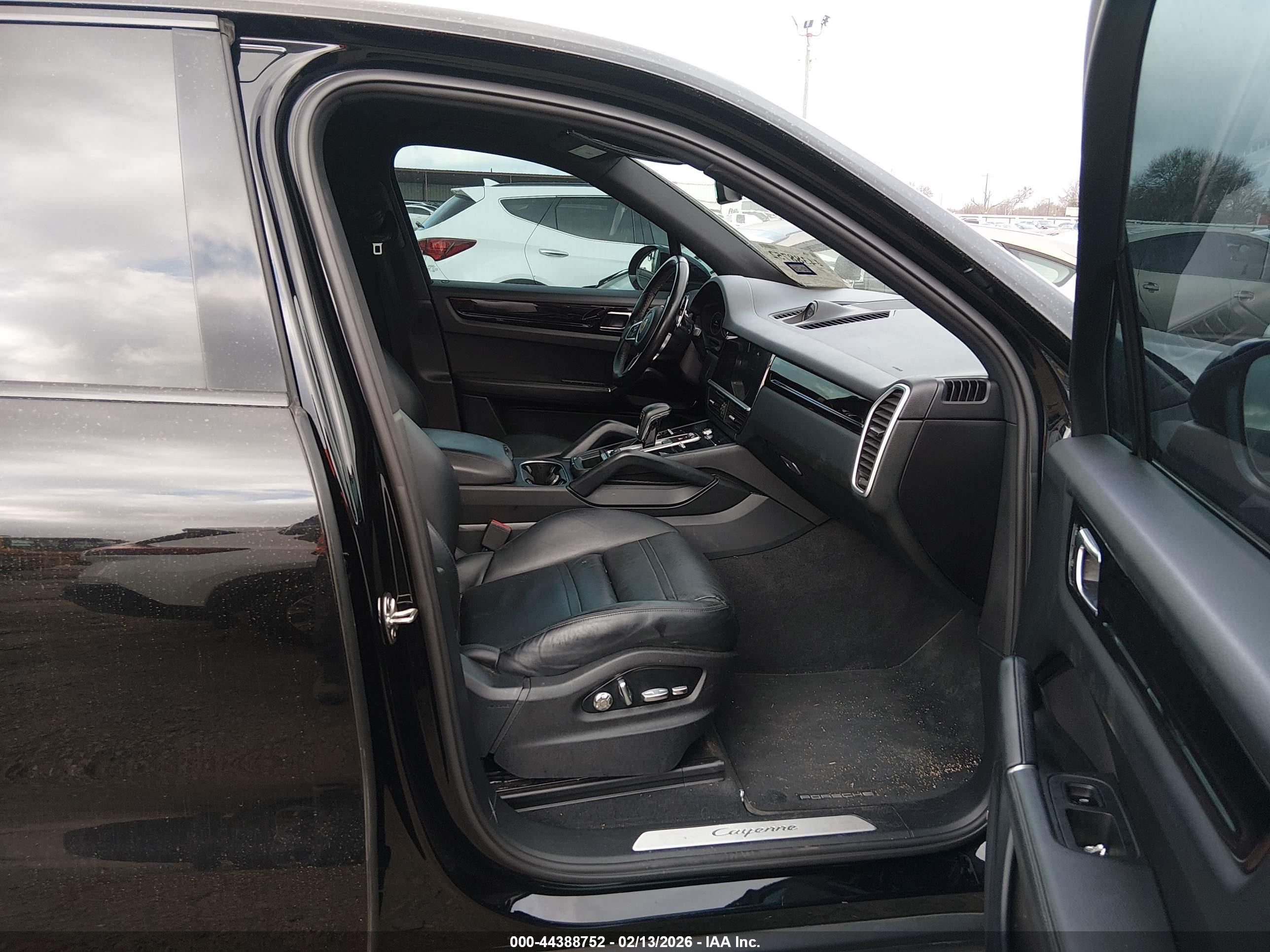 PORSCHE CAYENNE image 5