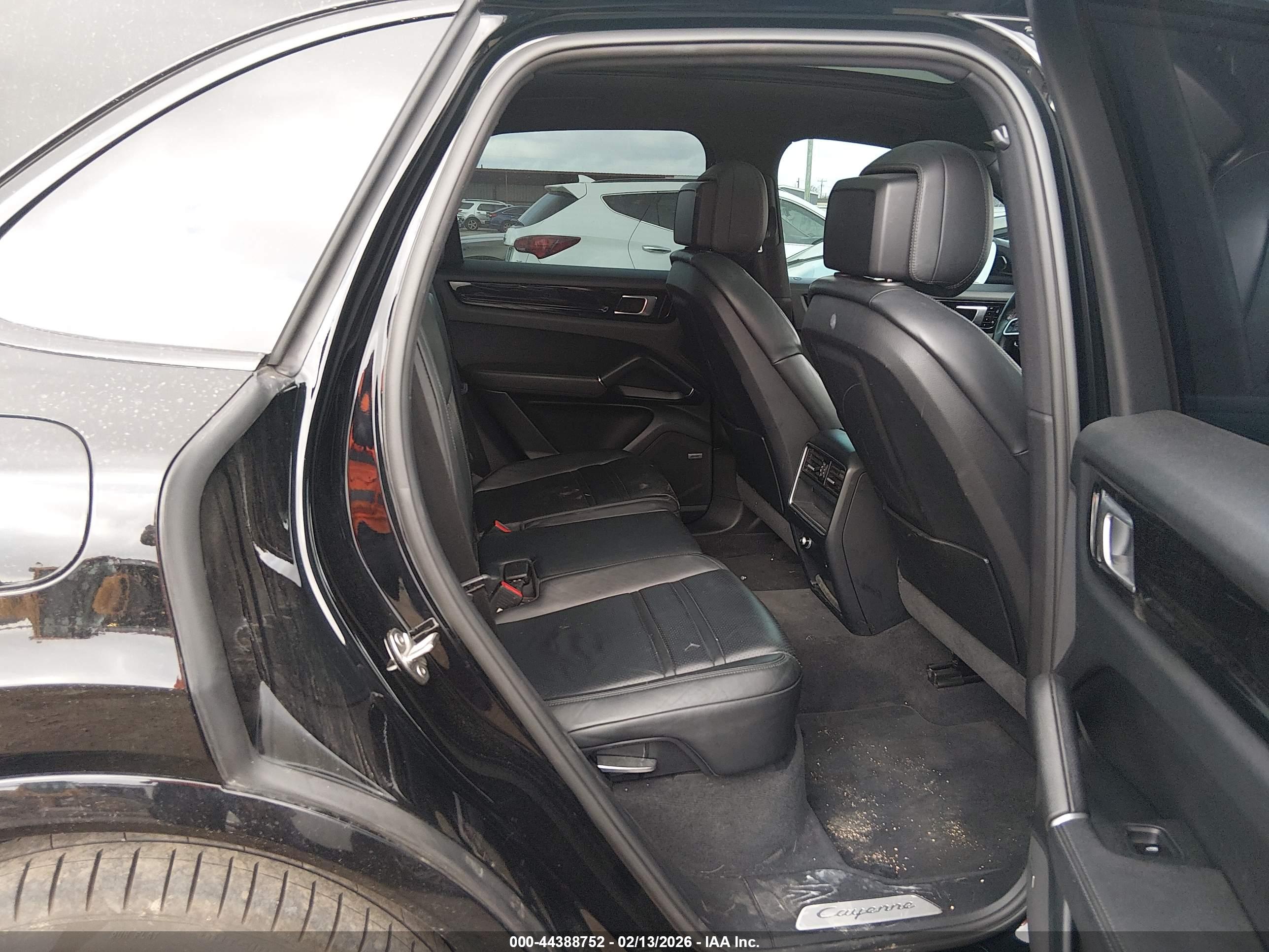 PORSCHE CAYENNE image 8