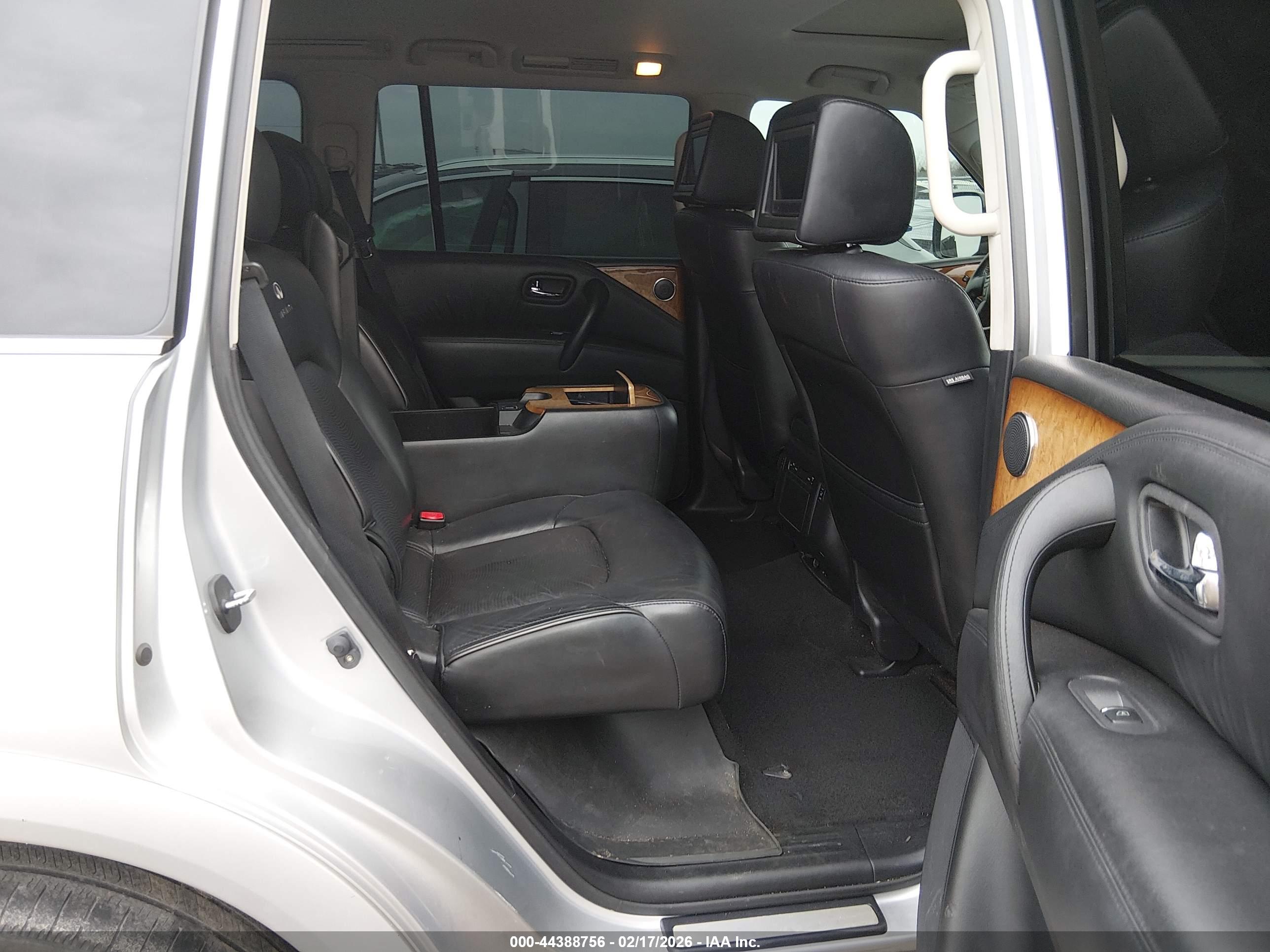 INFINITI QX80 image 8