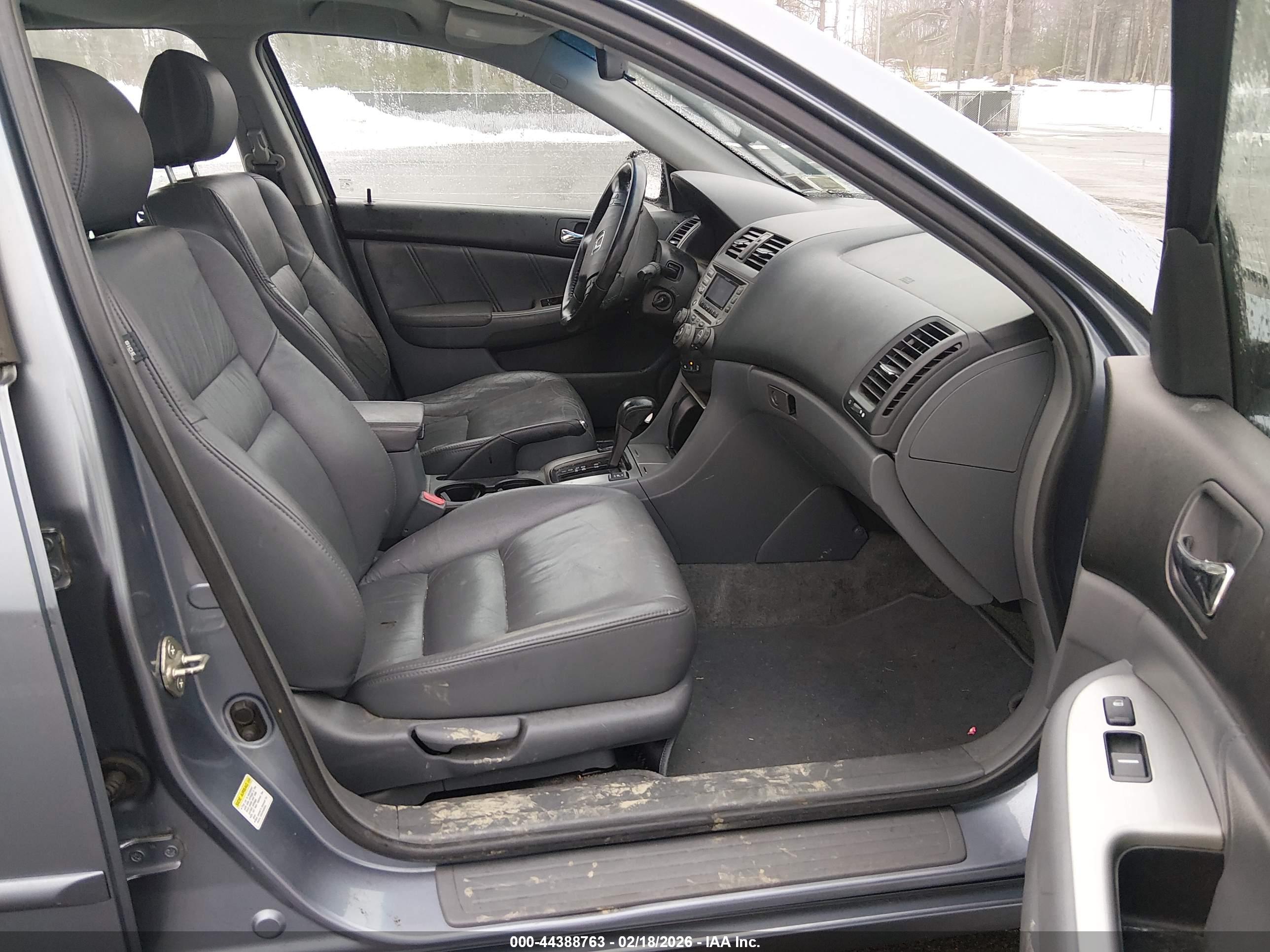 HONDA ACCORD image 5