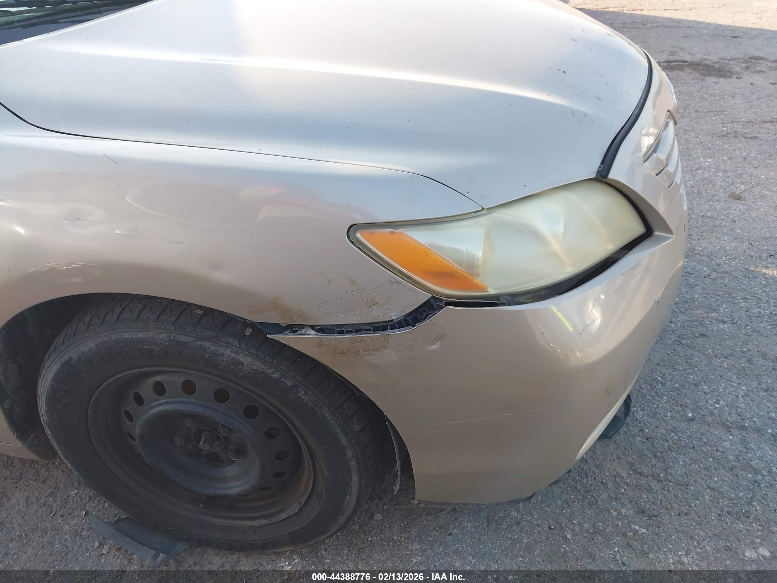 TOYOTA CAMRY image 6