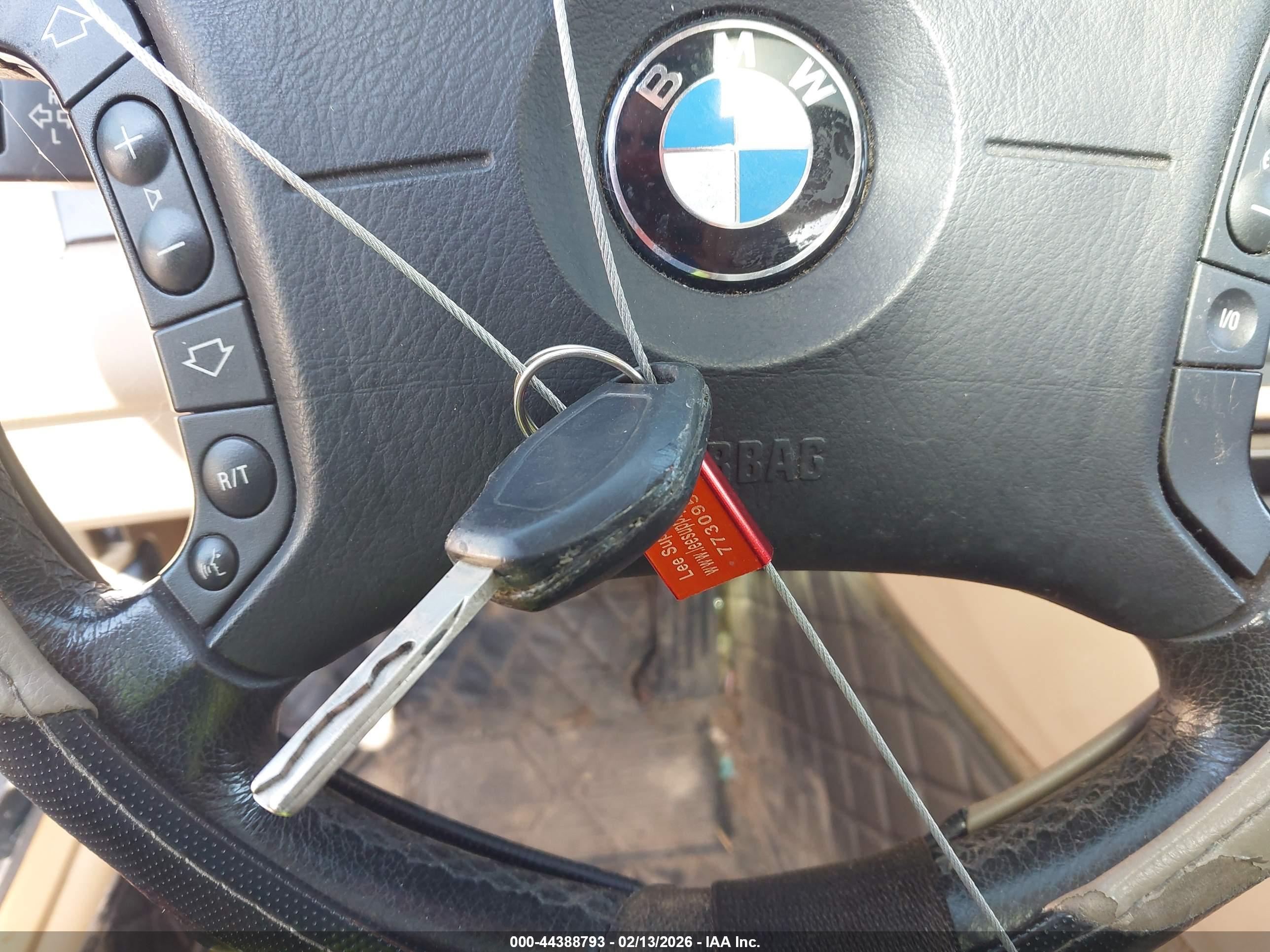 BMW 325I image 11