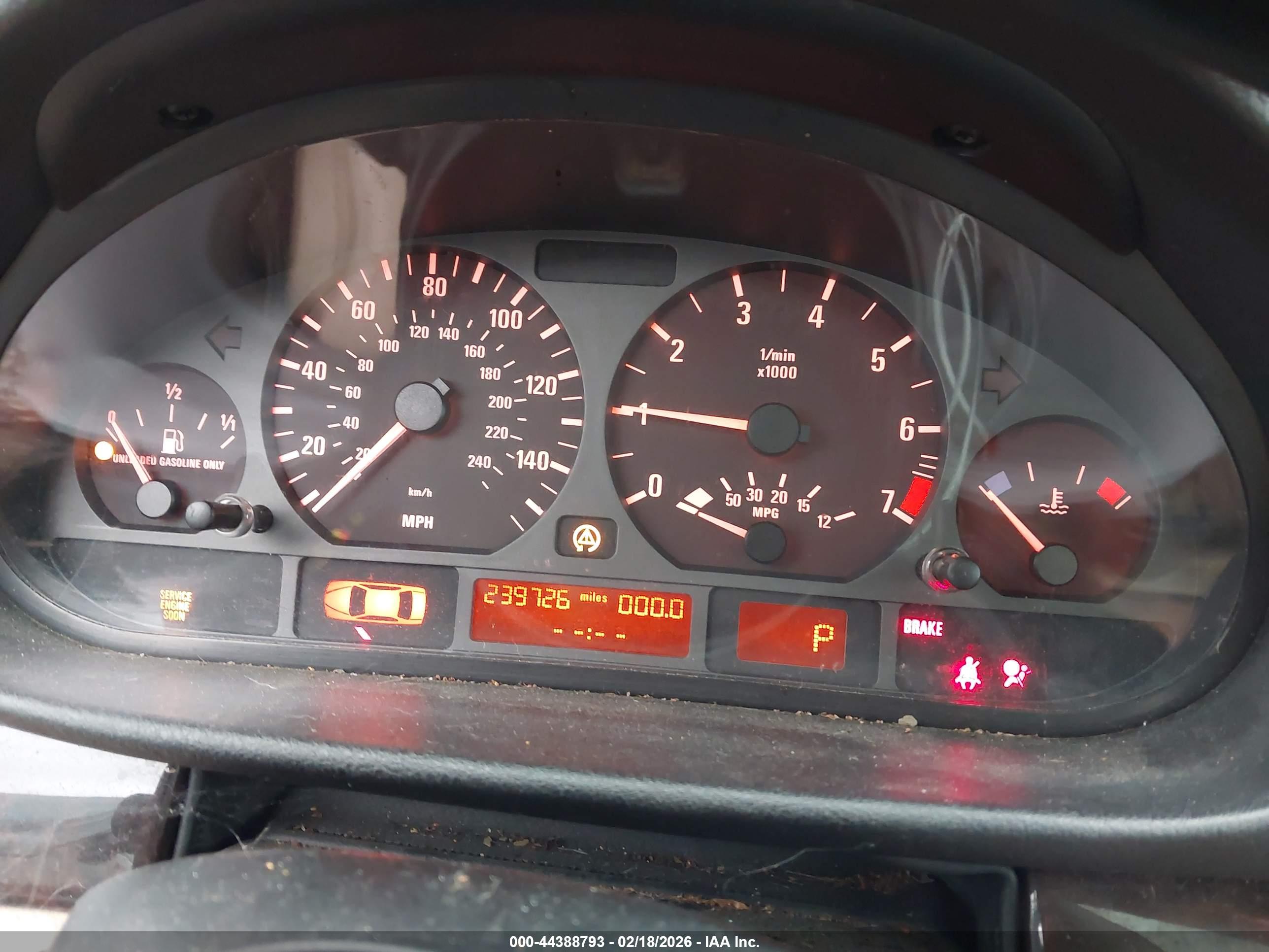BMW 325I image 7