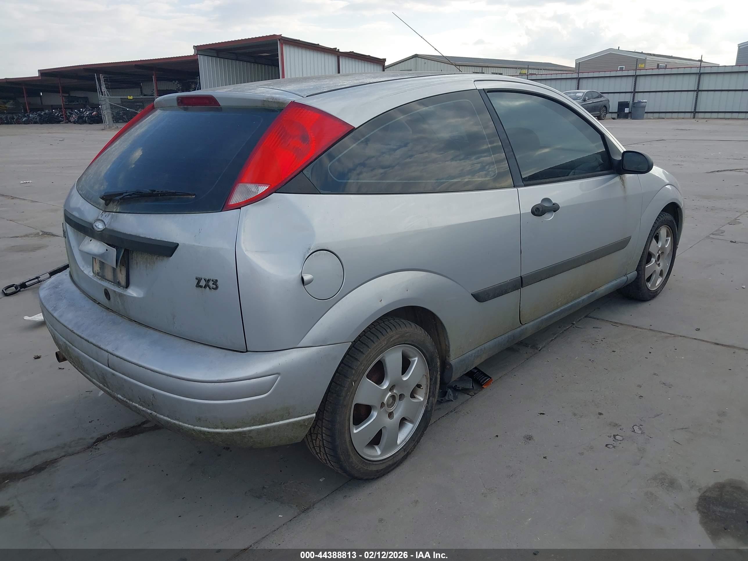 FORD FOCUS image 4