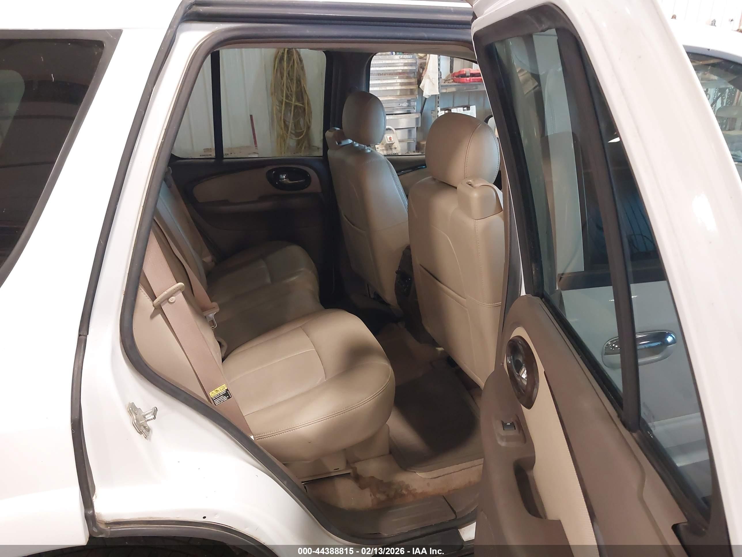 BUICK RAINIER image 8