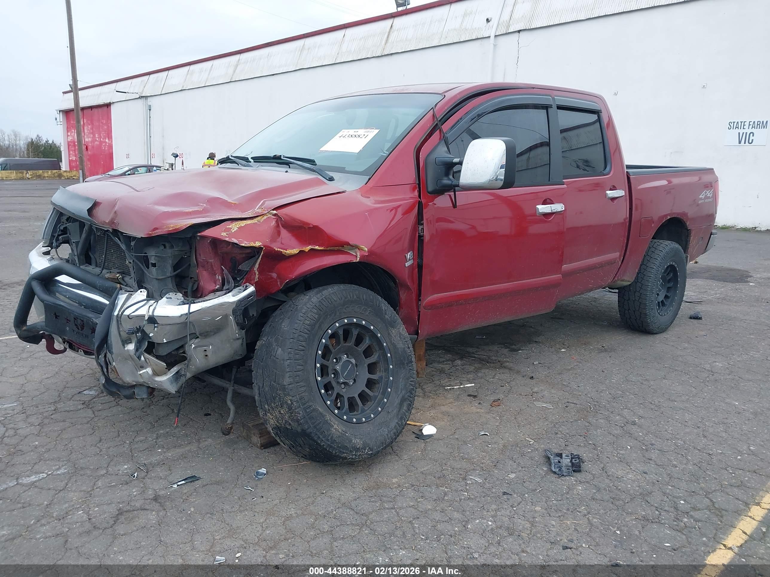 NISSAN TITAN image 2