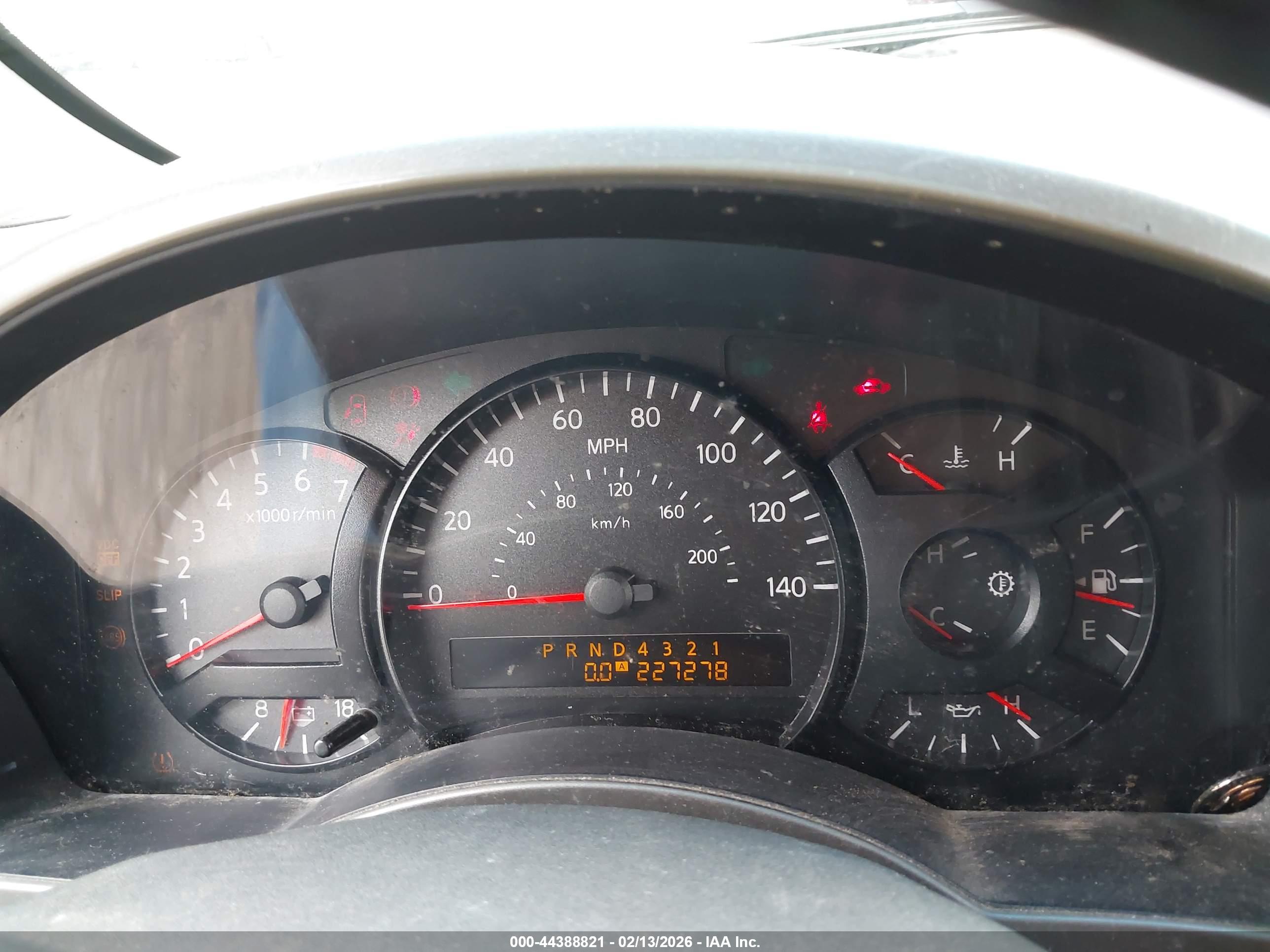 NISSAN TITAN image 7