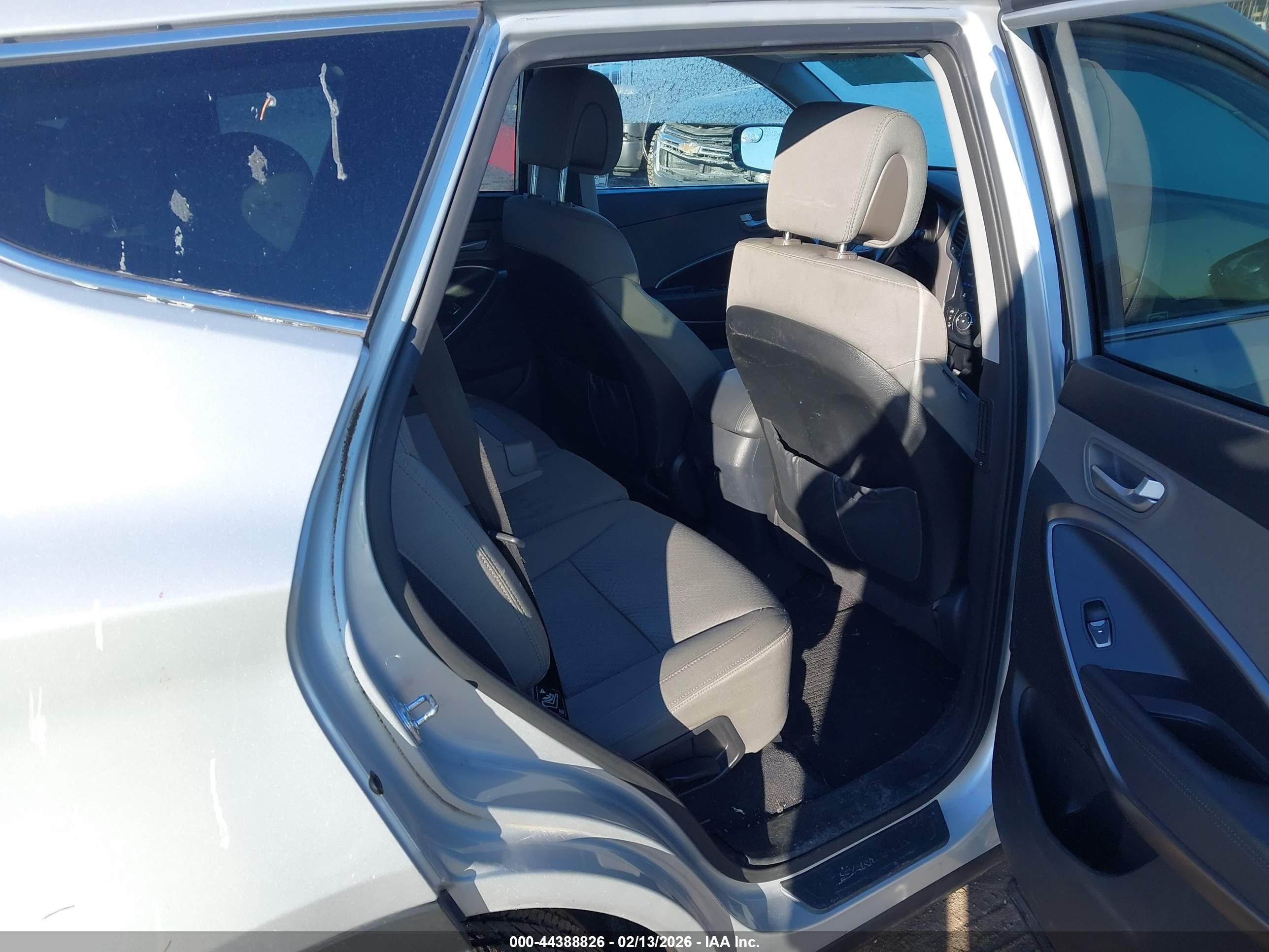 HYUNDAI SANTA image 8