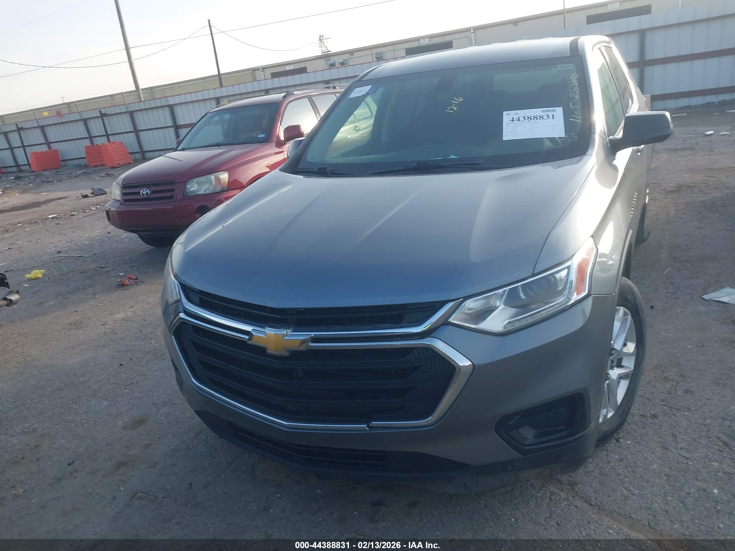 CHEVROLET TRAVERSE image 6