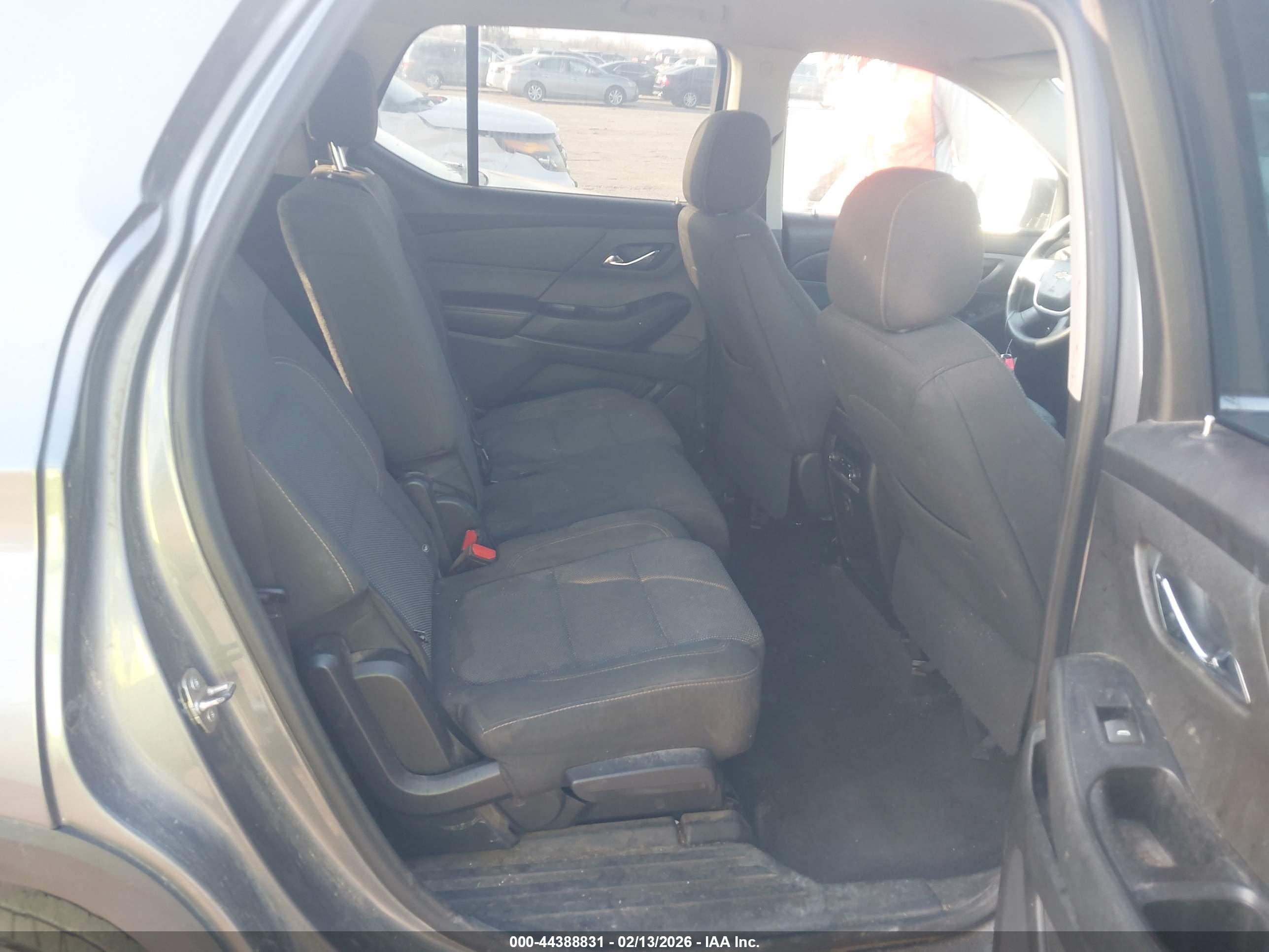 CHEVROLET TRAVERSE image 8