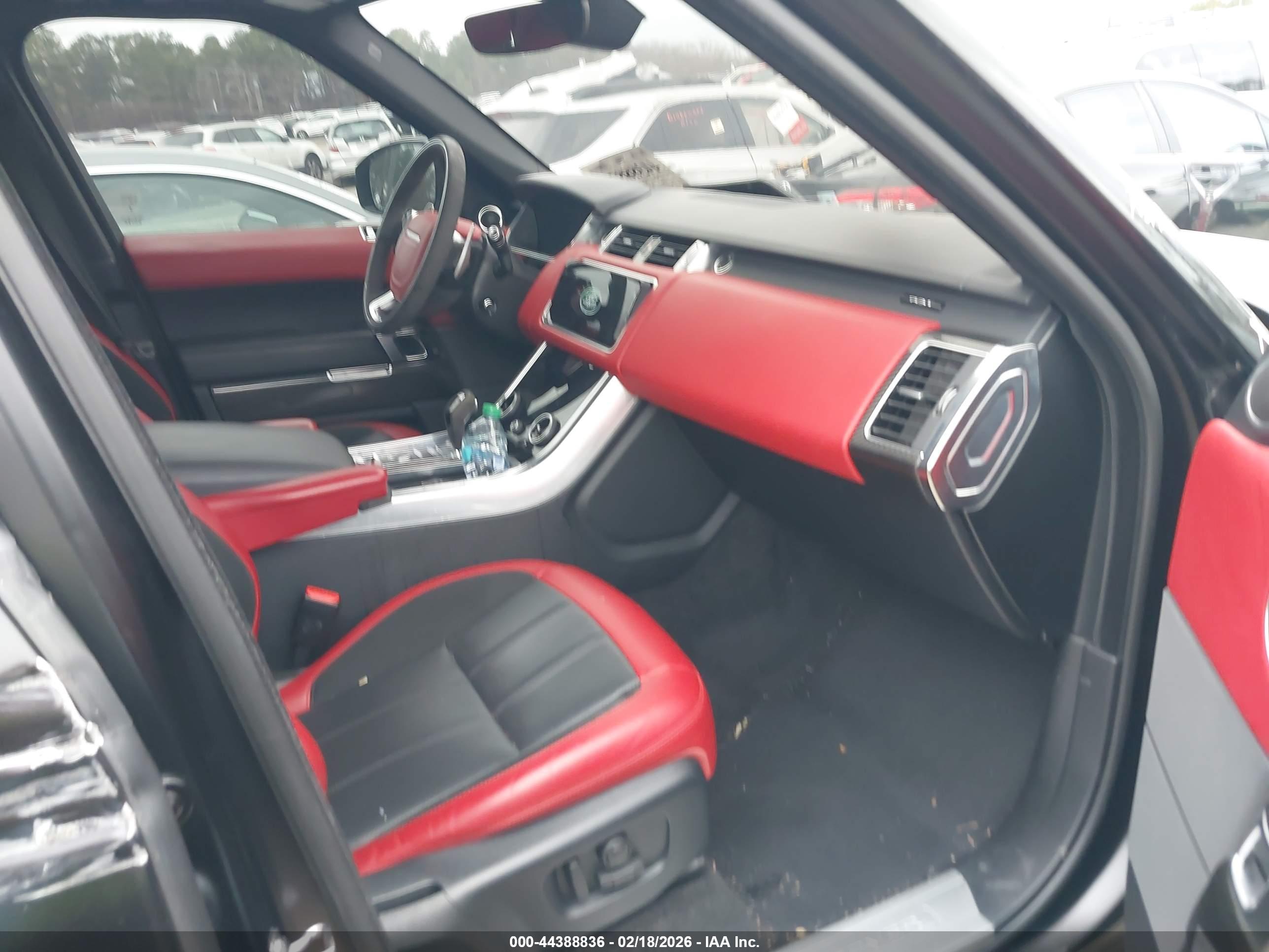 LAND ROVER image 5