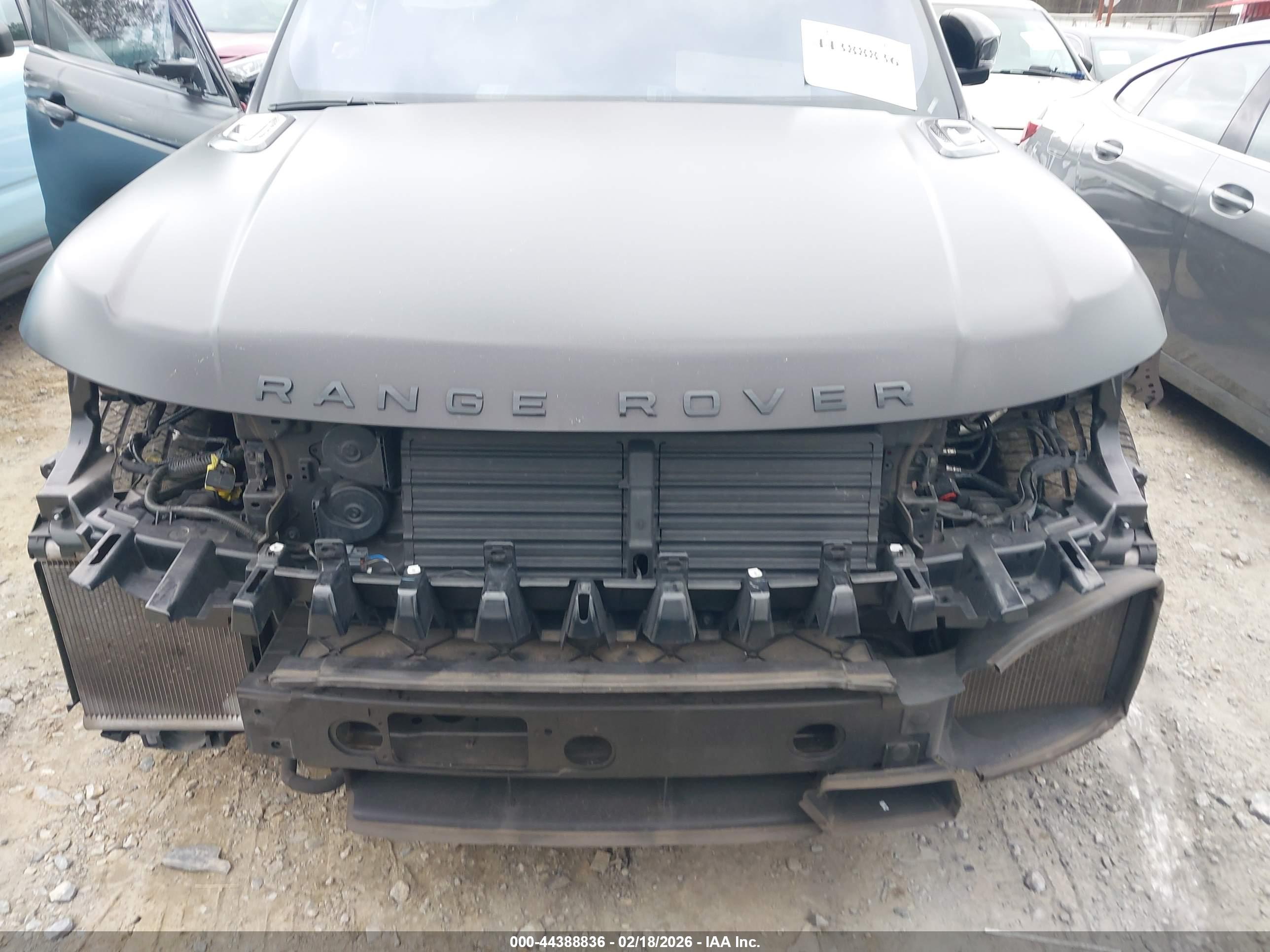 LAND ROVER image 6