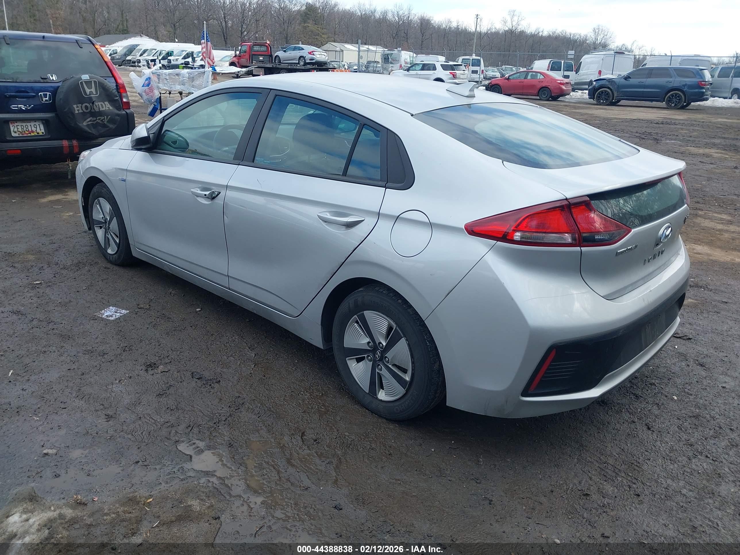 HYUNDAI IONIQ image 3