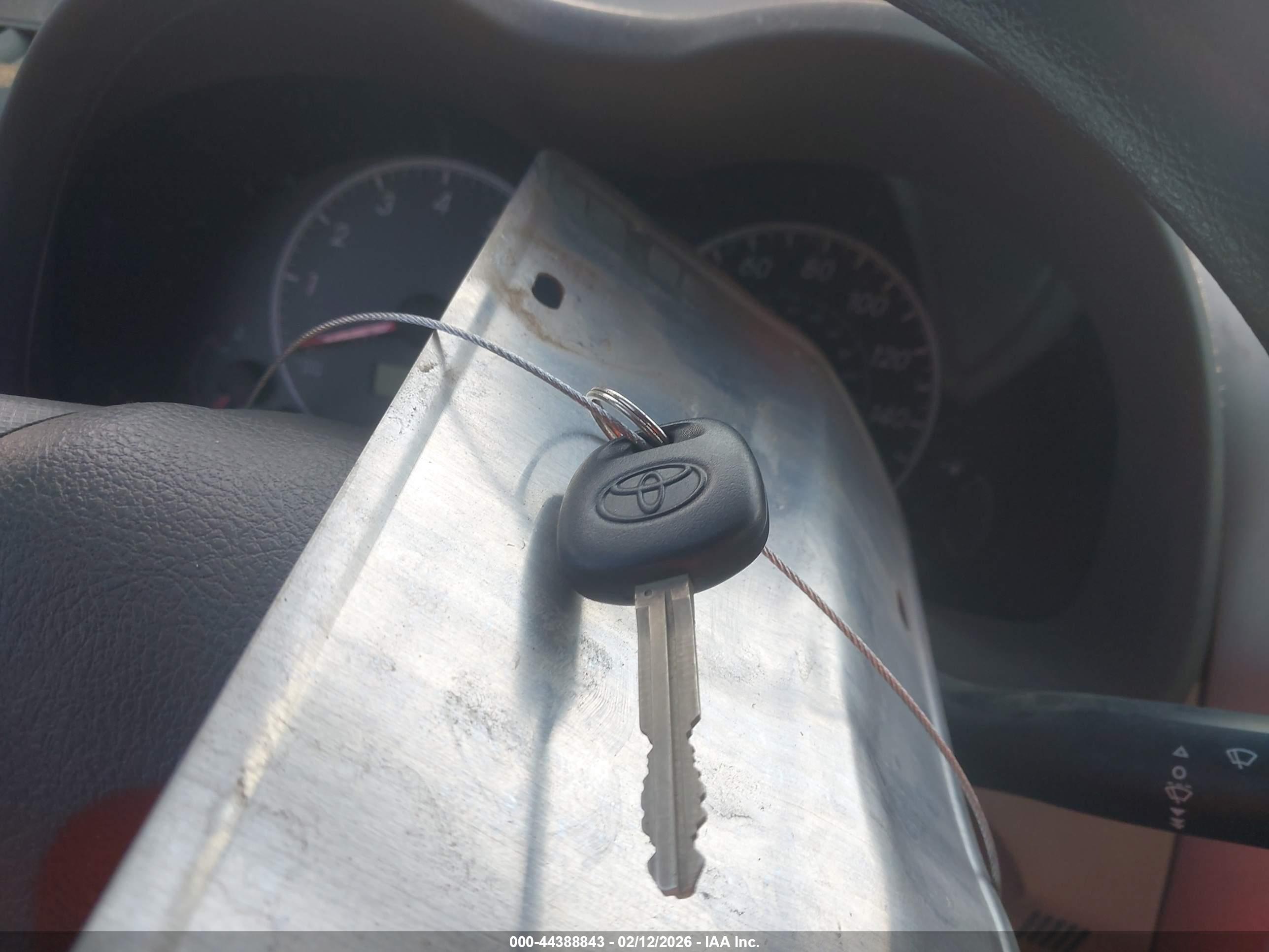 TOYOTA COROLLA image 11