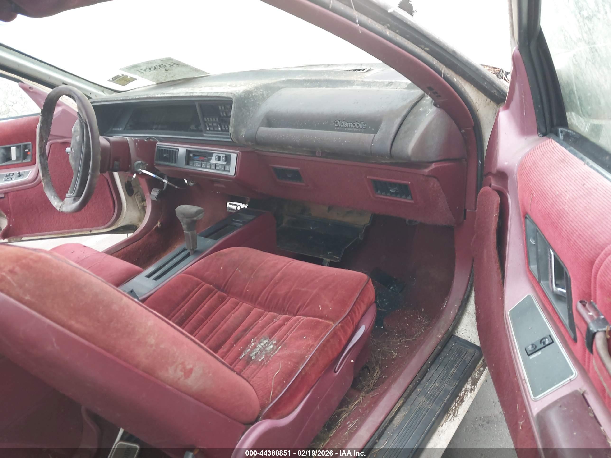 OLDSMOBILE CUTLASS image 5