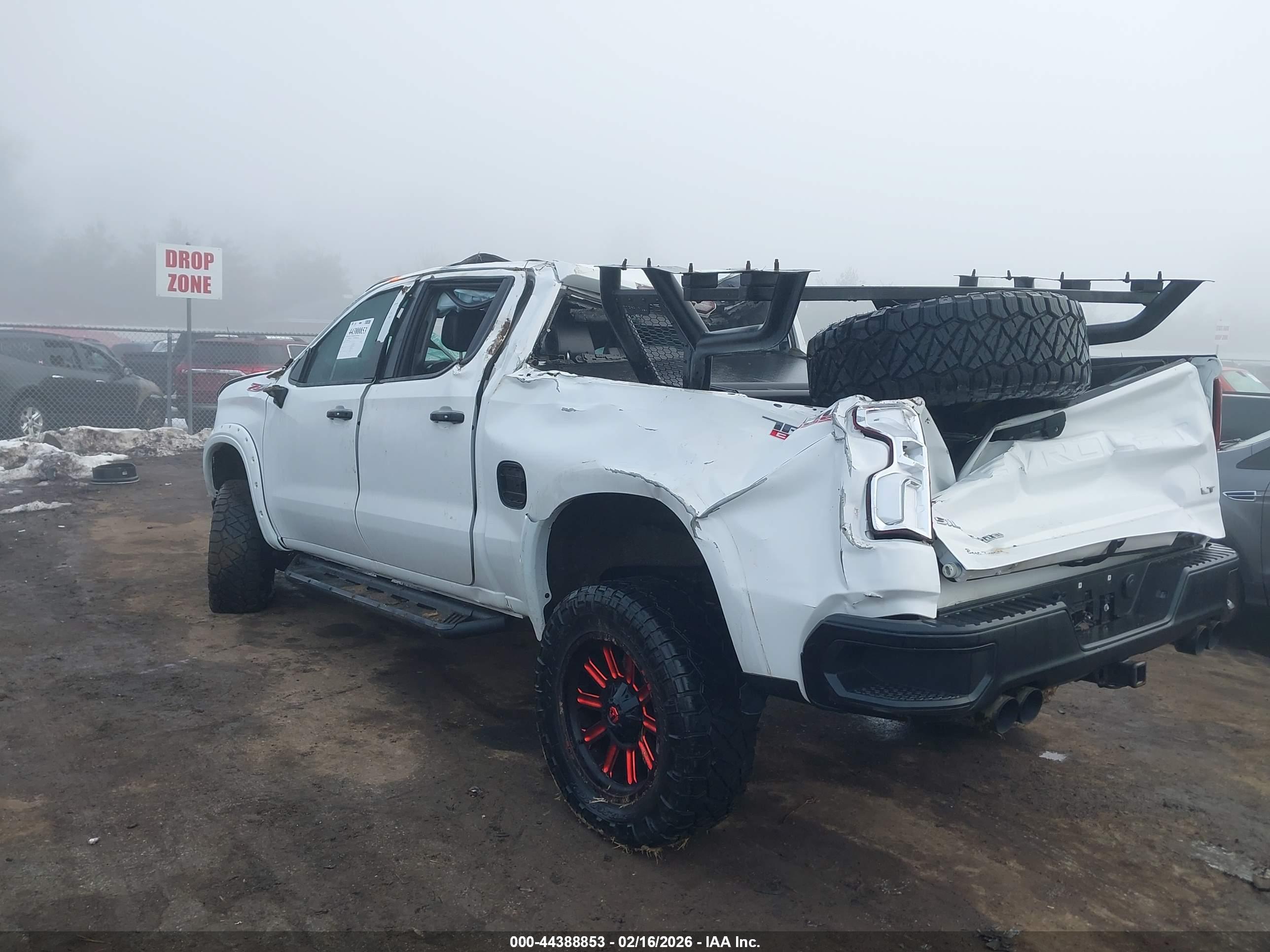 CHEVROLET SILVERADO image 3