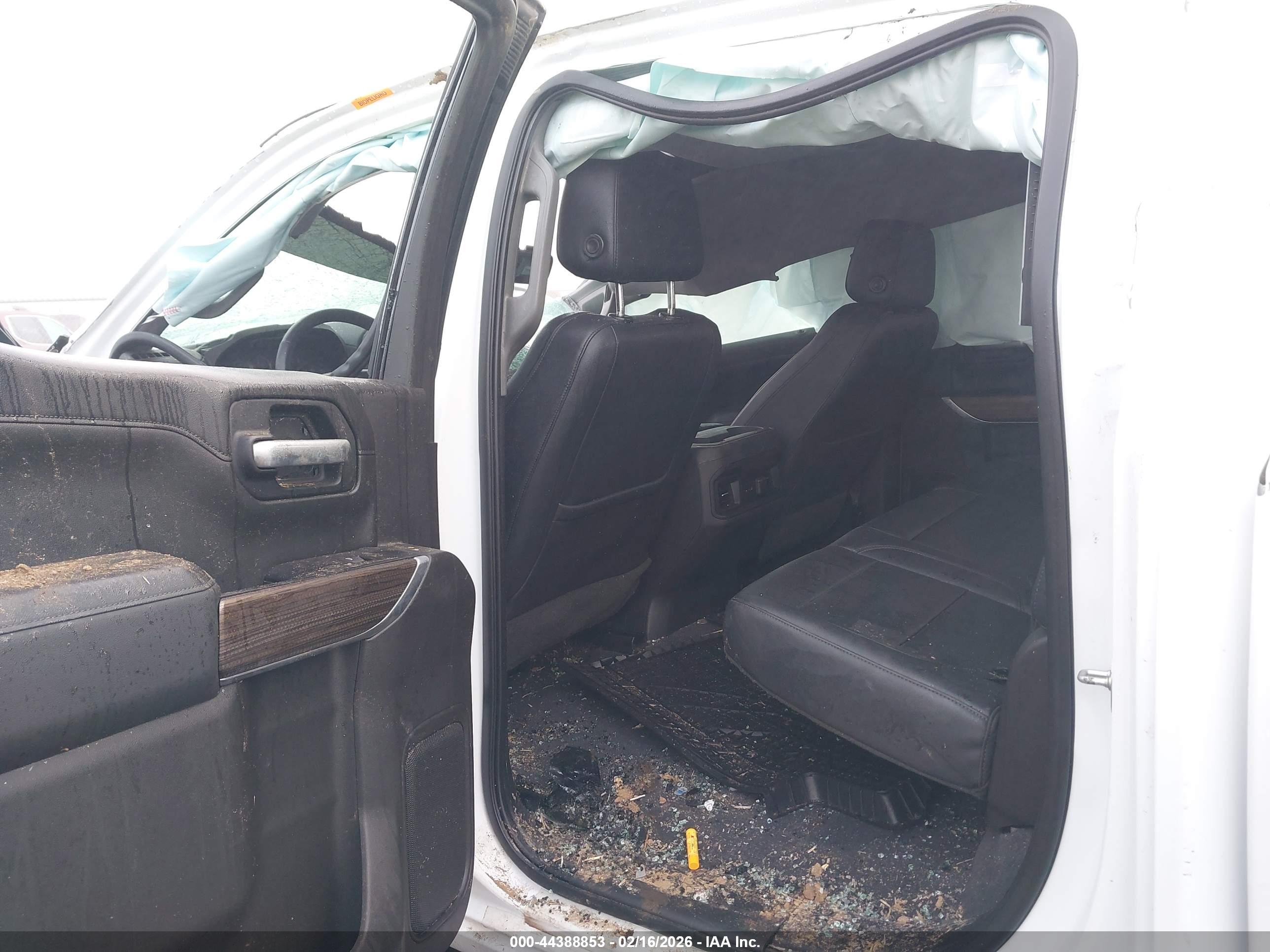 CHEVROLET SILVERADO image 8