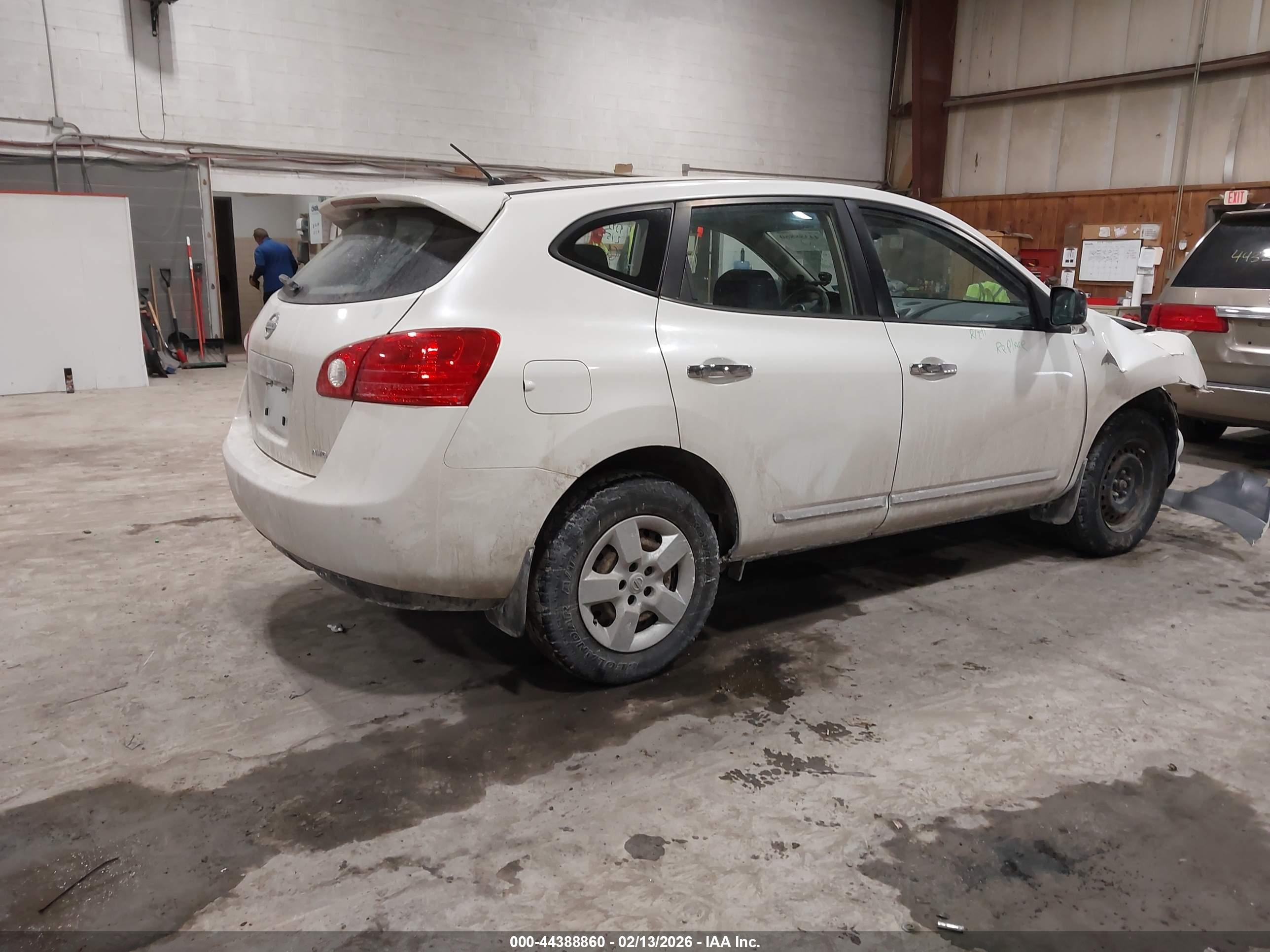 NISSAN ROGUE image 4
