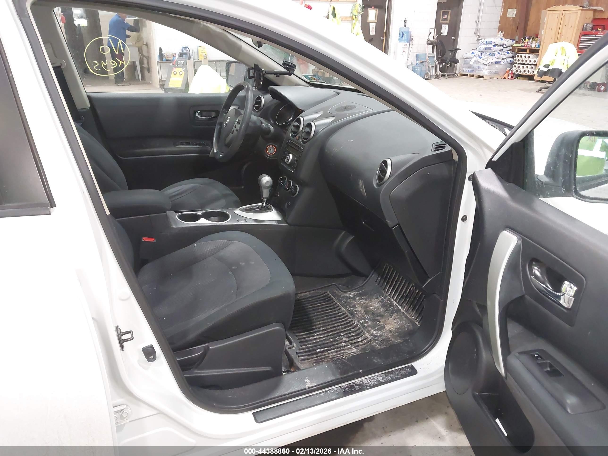 NISSAN ROGUE image 5