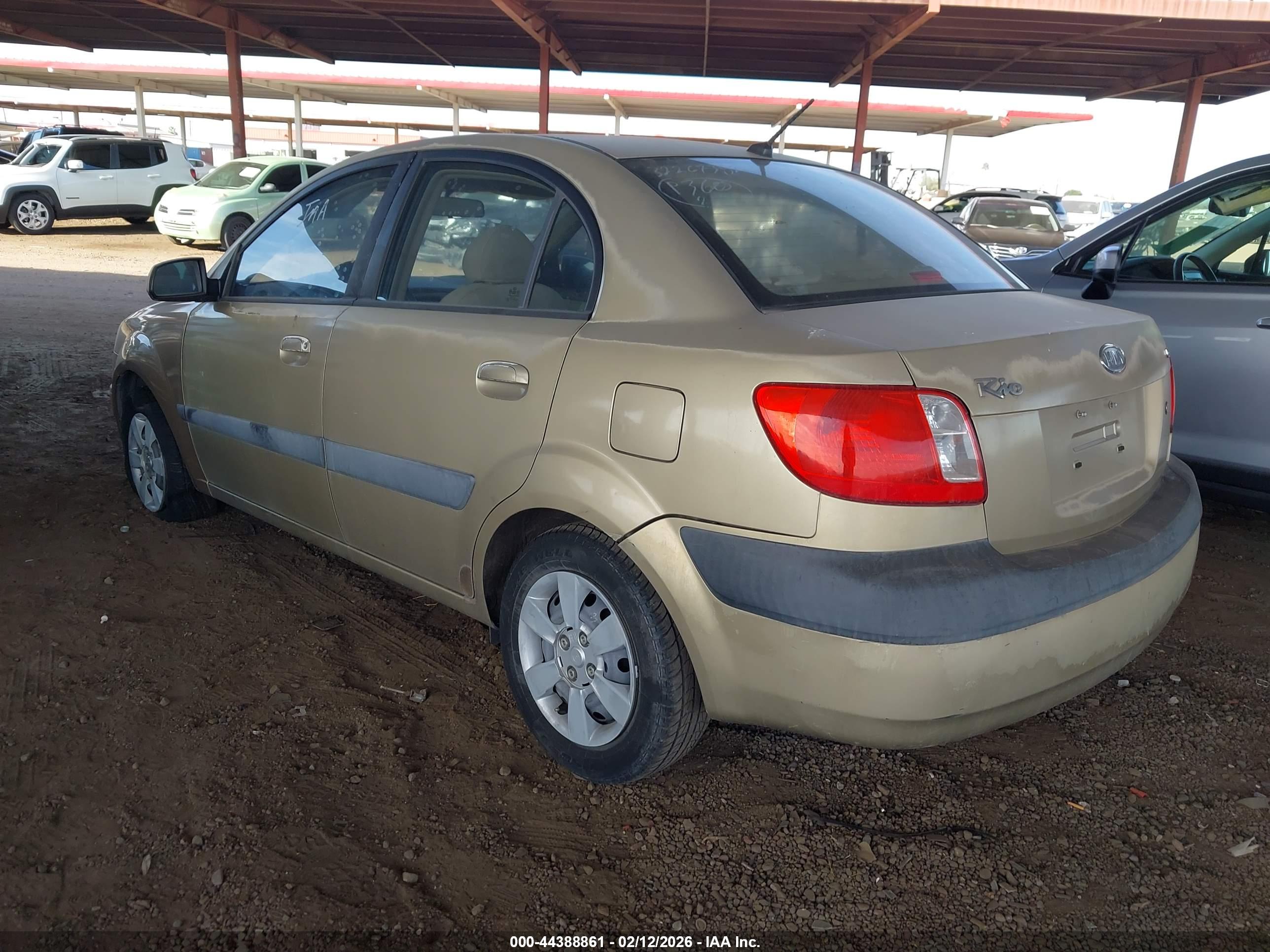 KIA RIO image 3