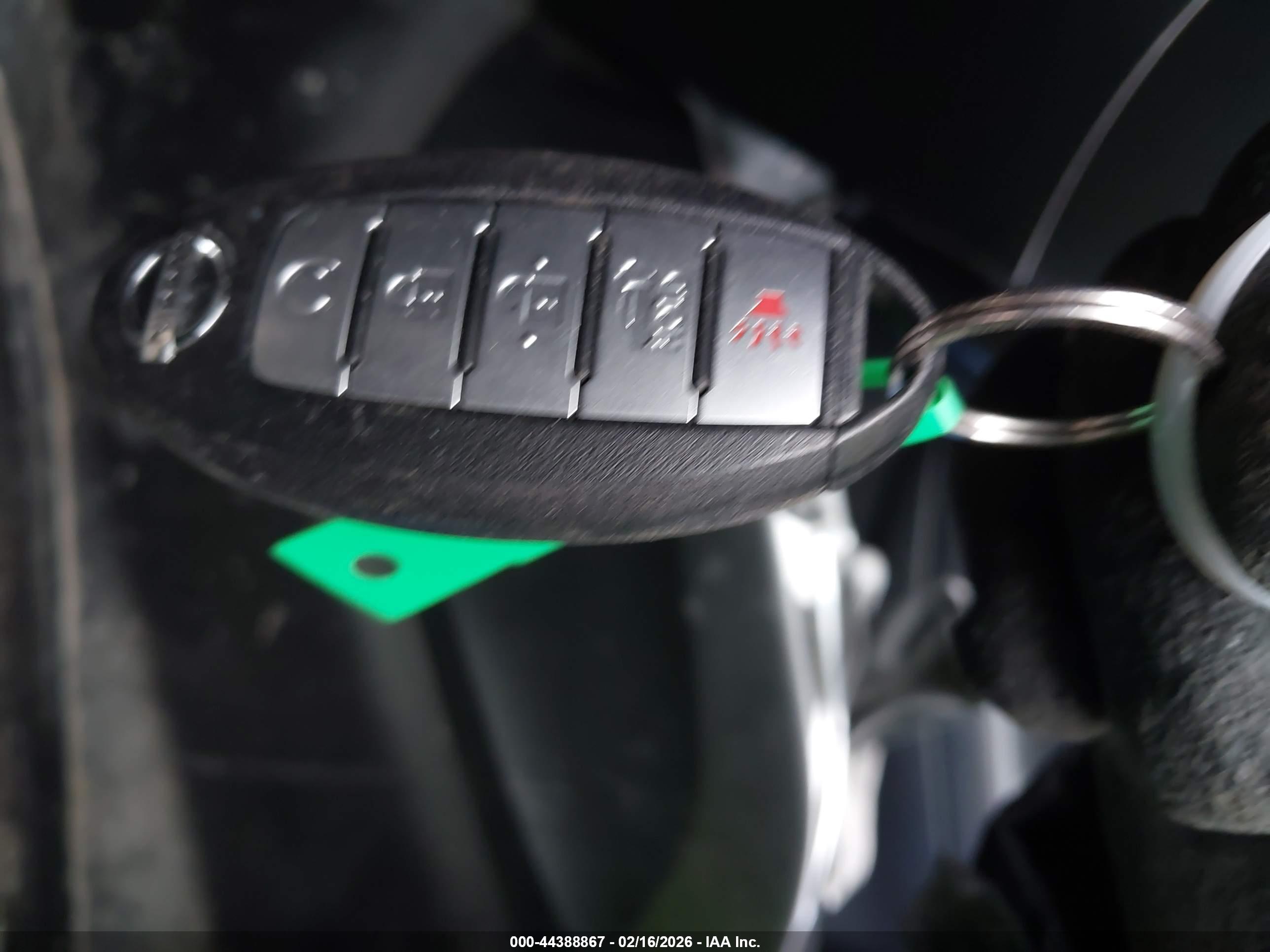 NISSAN ROGUE image 11