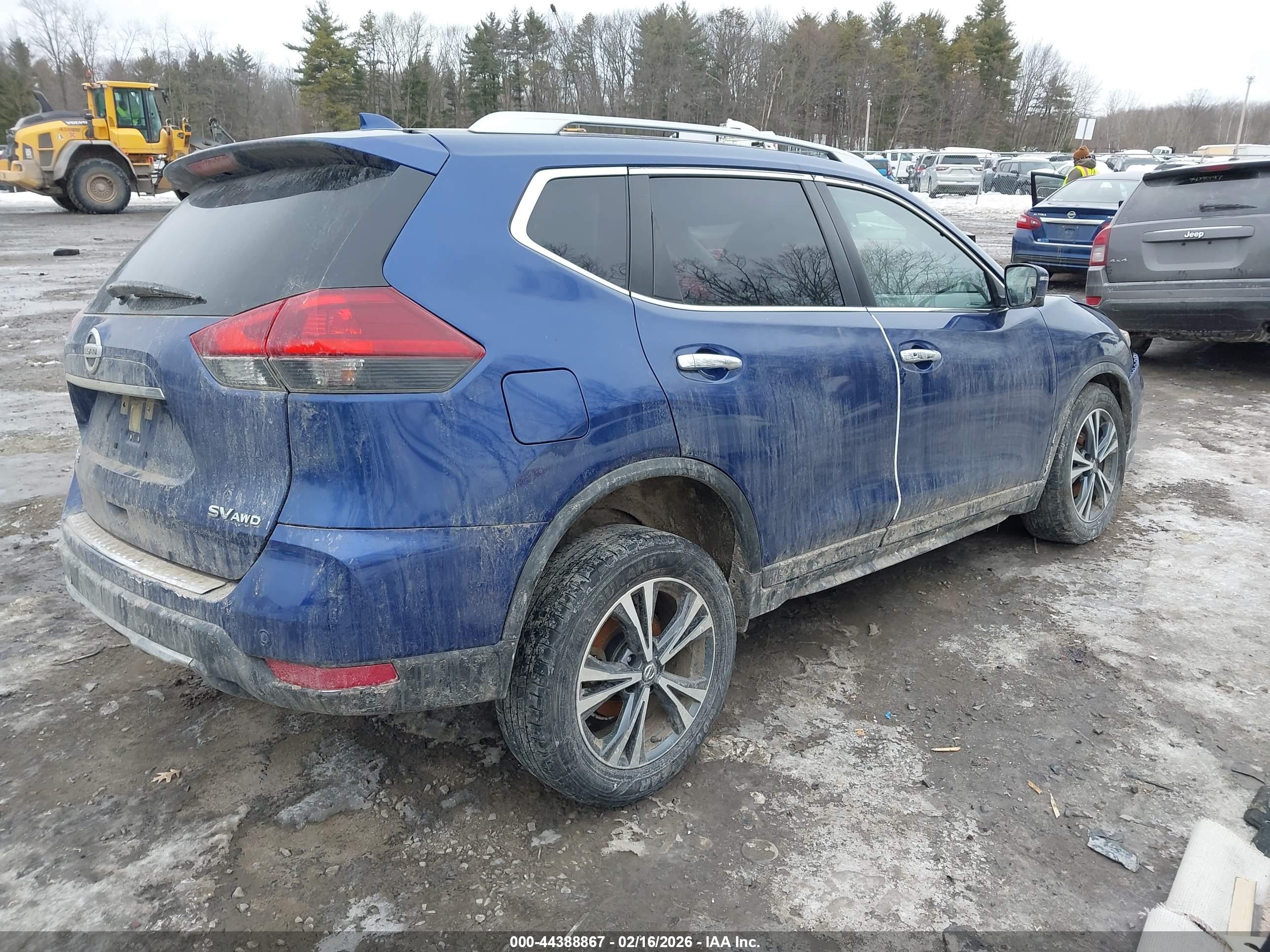NISSAN ROGUE image 4
