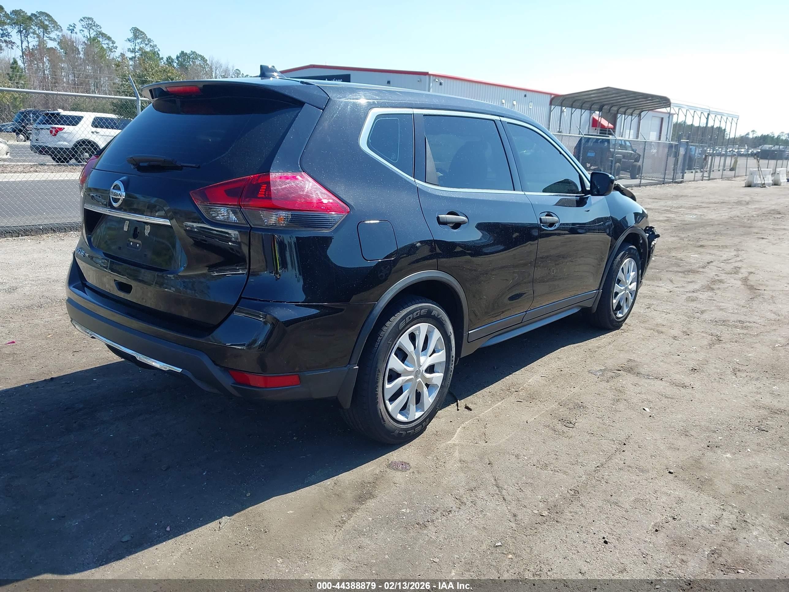NISSAN ROGUE image 4