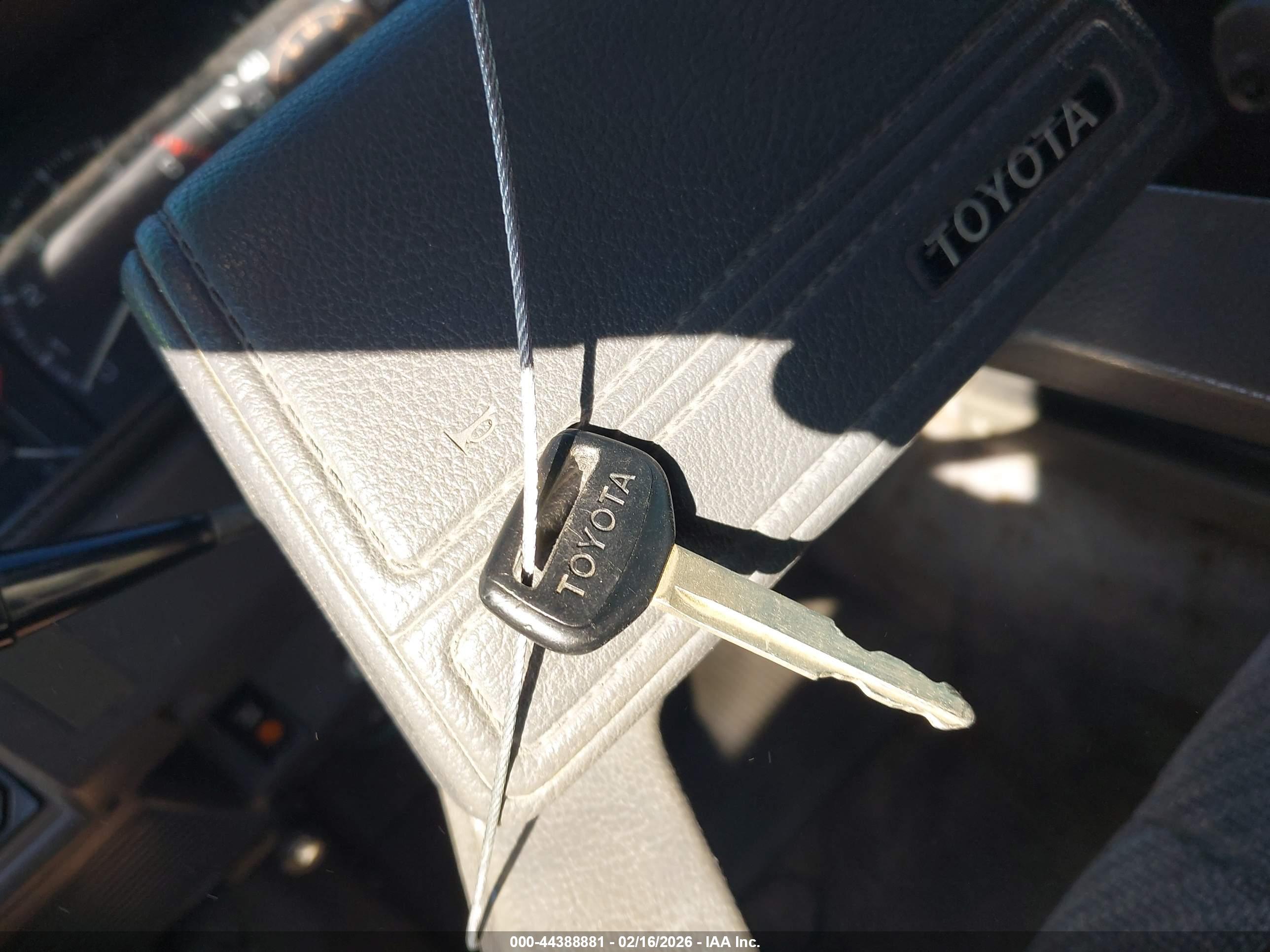 TOYOTA 4RUNNER image 11