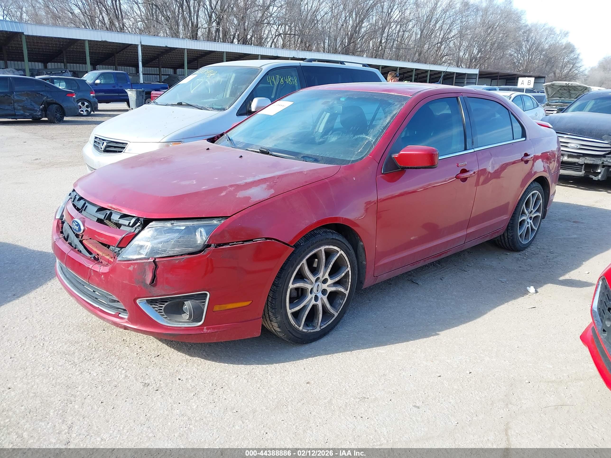 FORD FUSION image 2