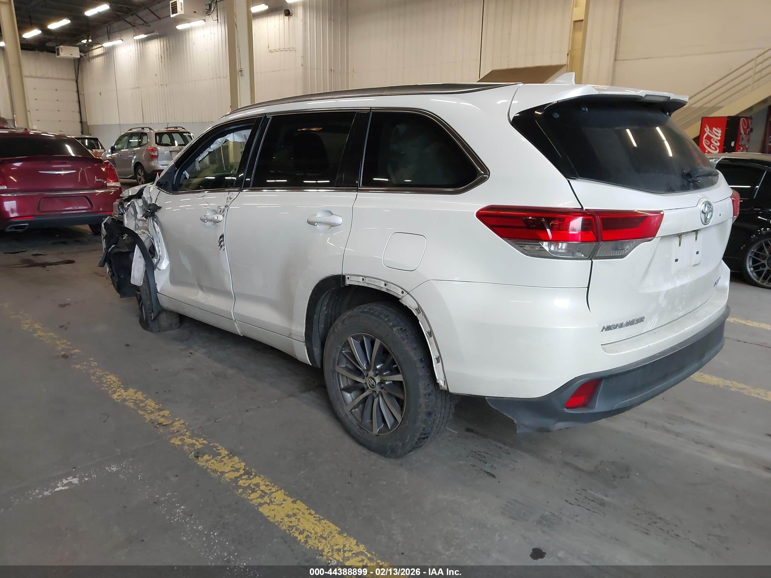 TOYOTA HIGHLANDER image 3