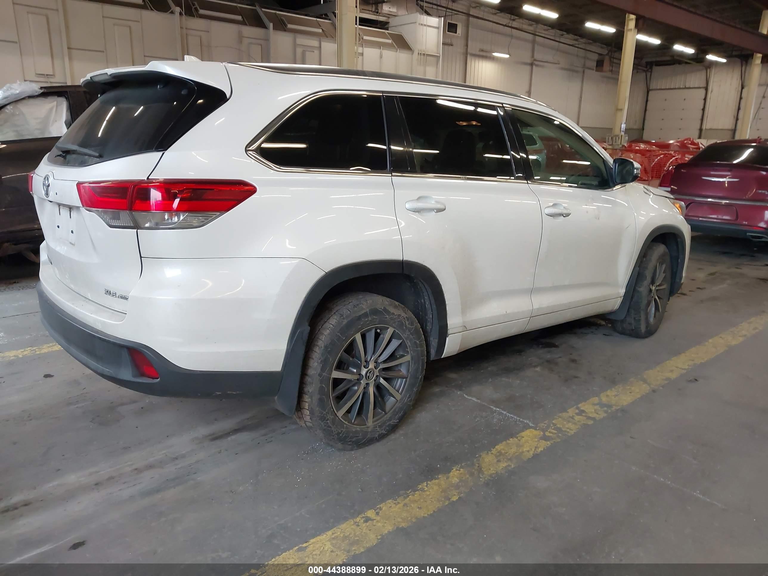TOYOTA HIGHLANDER image 4