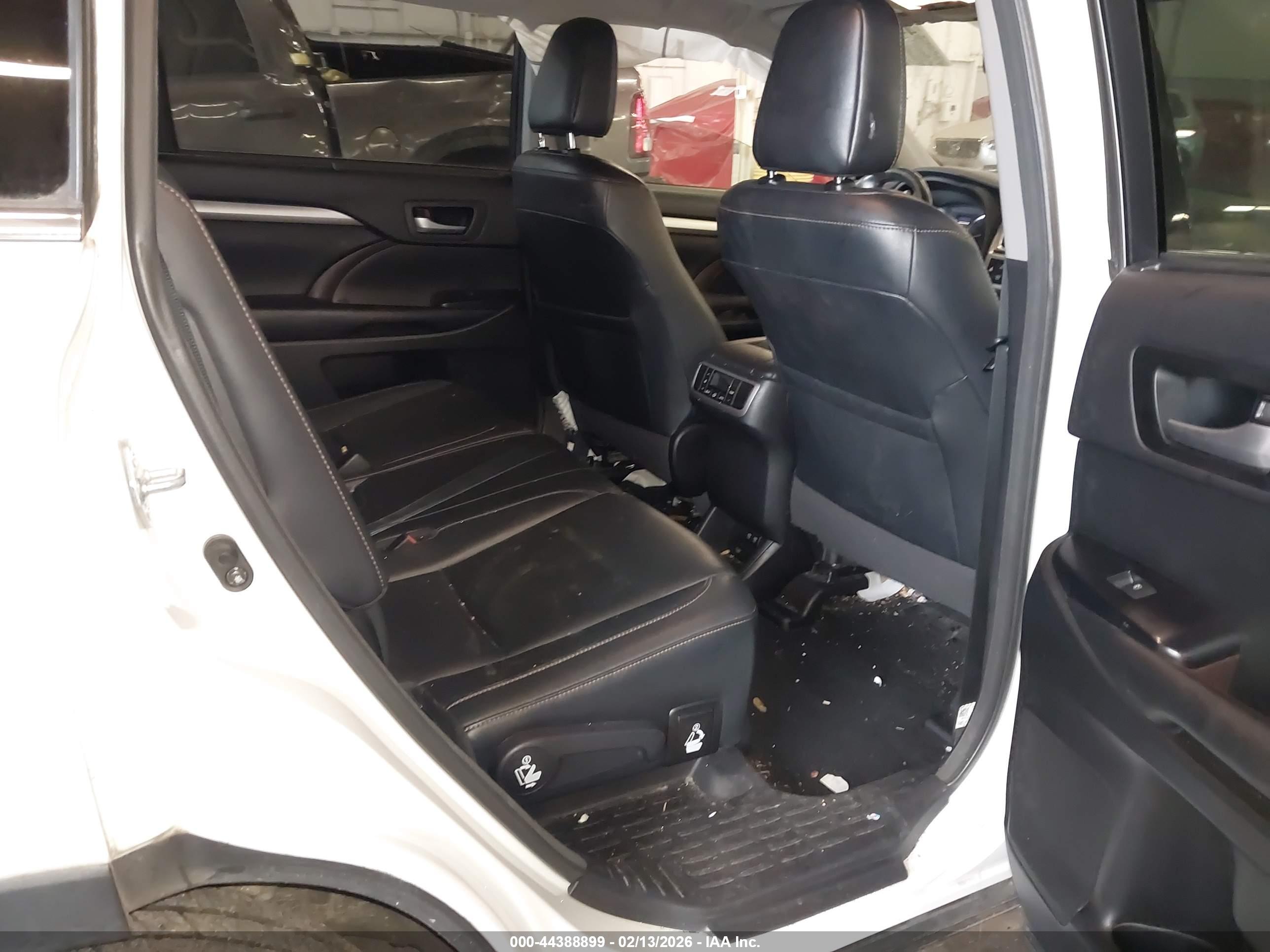 TOYOTA HIGHLANDER image 8