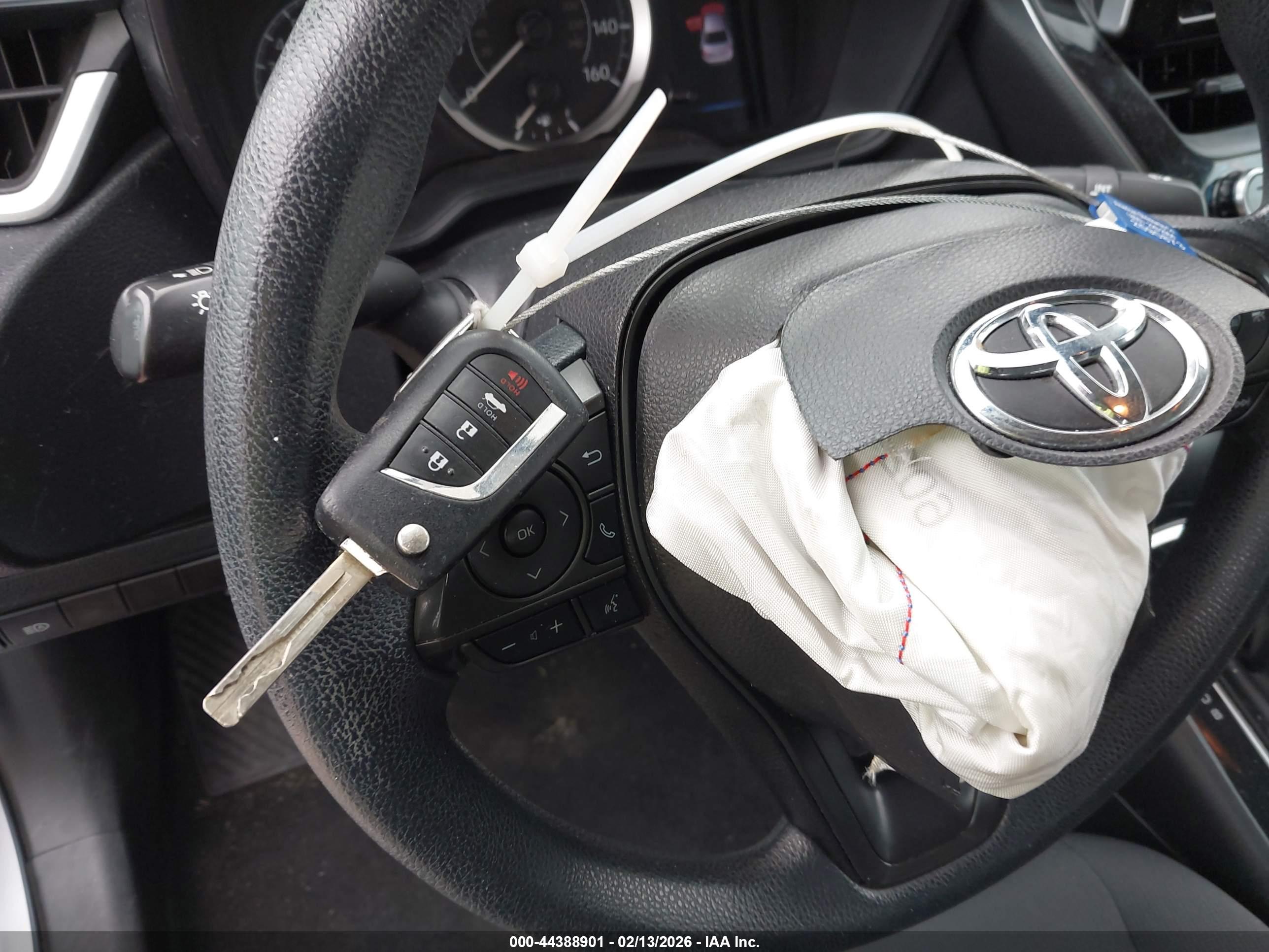 TOYOTA COROLLA image 11