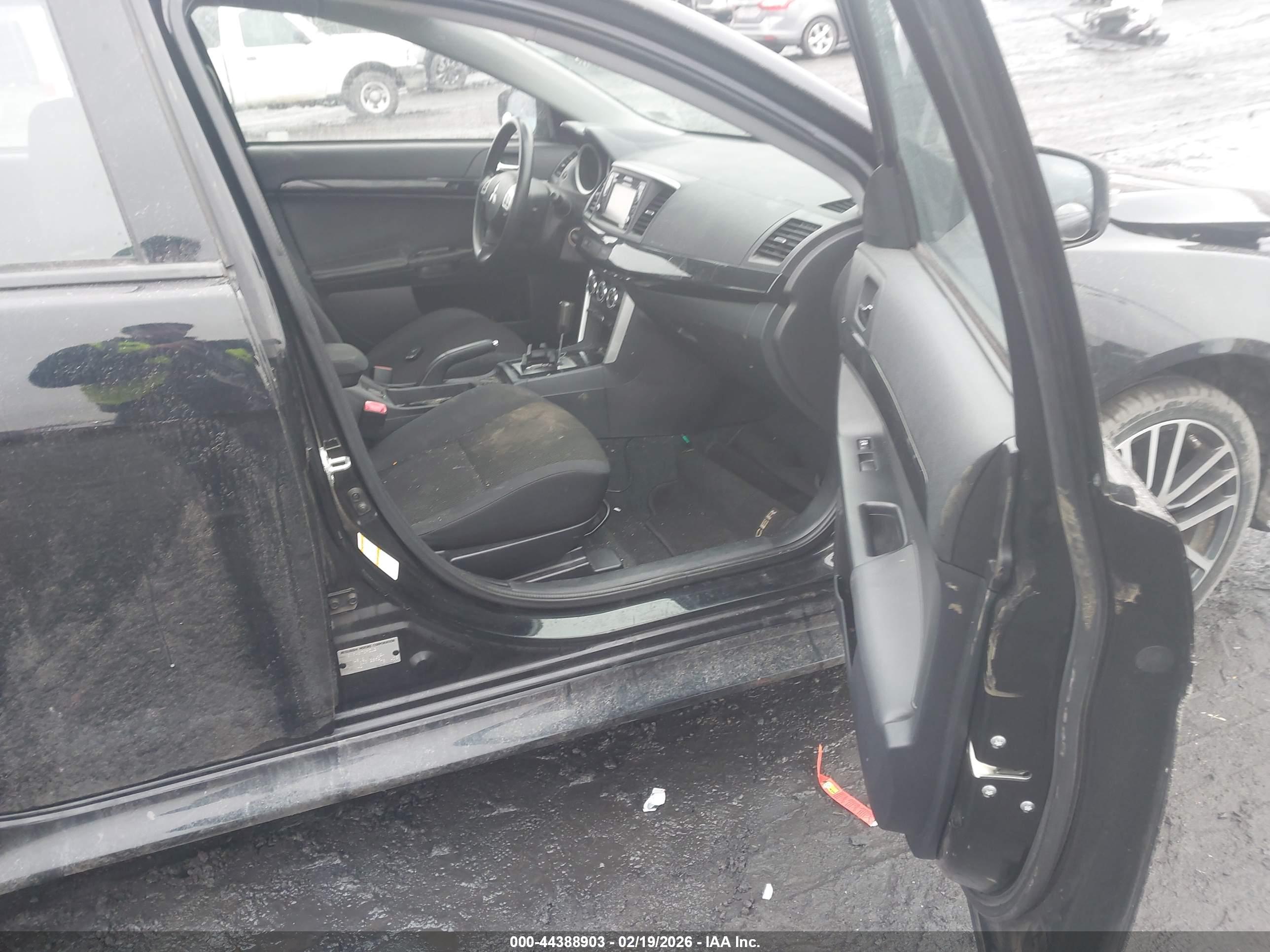 MITSUBISHI LANCER image 5