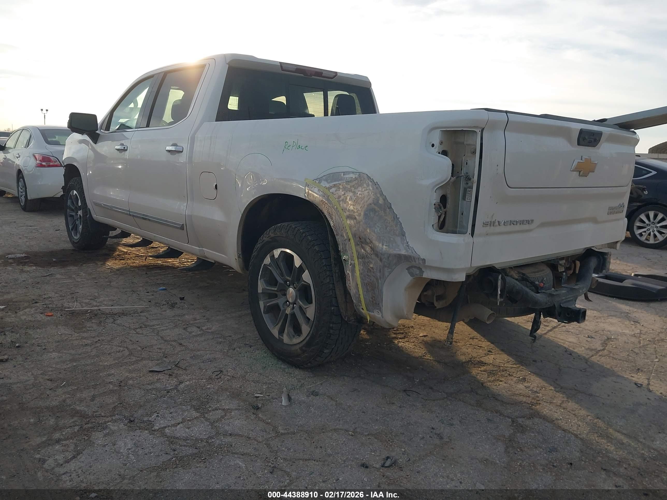 CHEVROLET SILVERADO image 3
